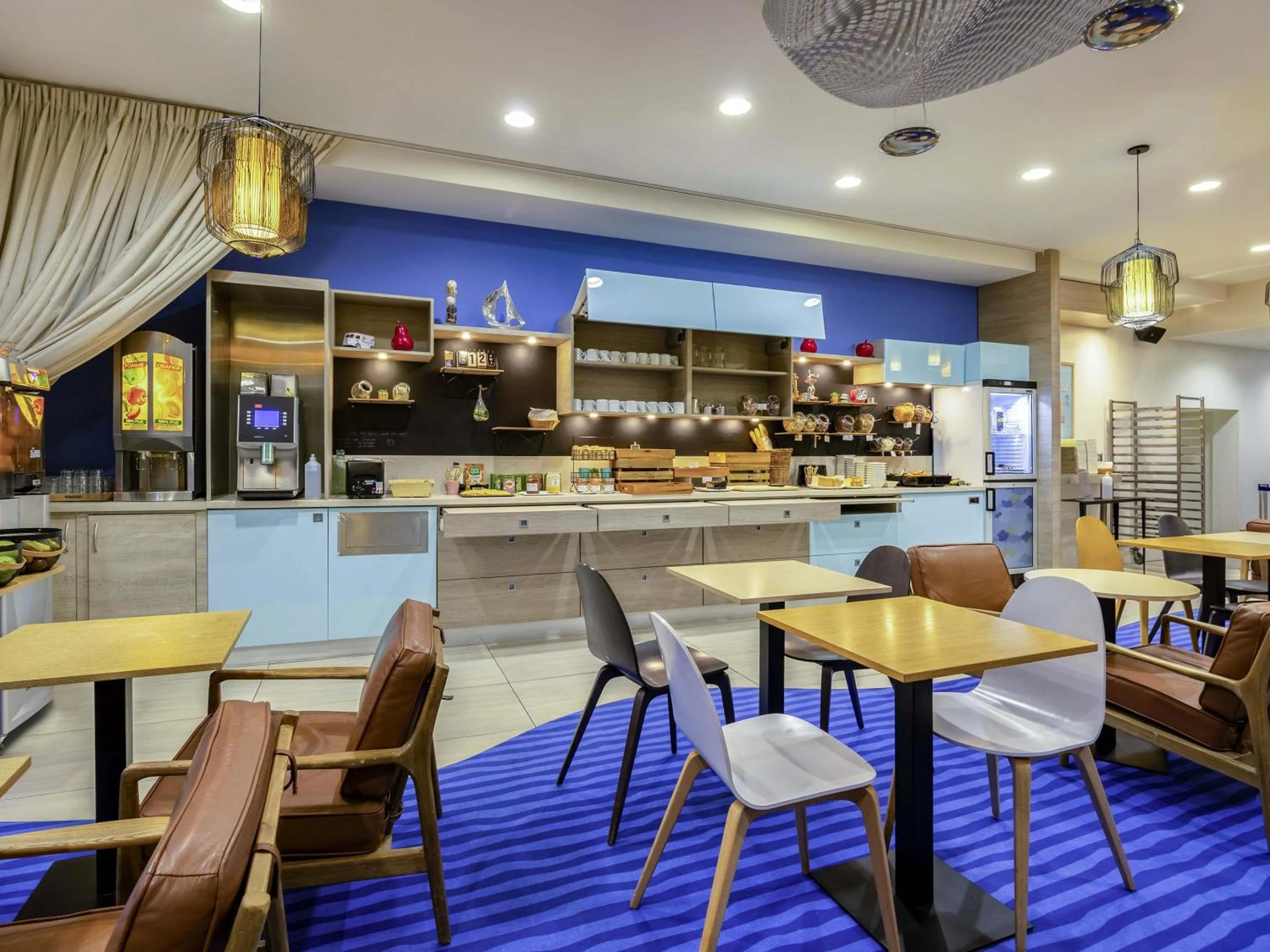 Breakfast in ibis Styles La Rochelle Centre Vieux Port