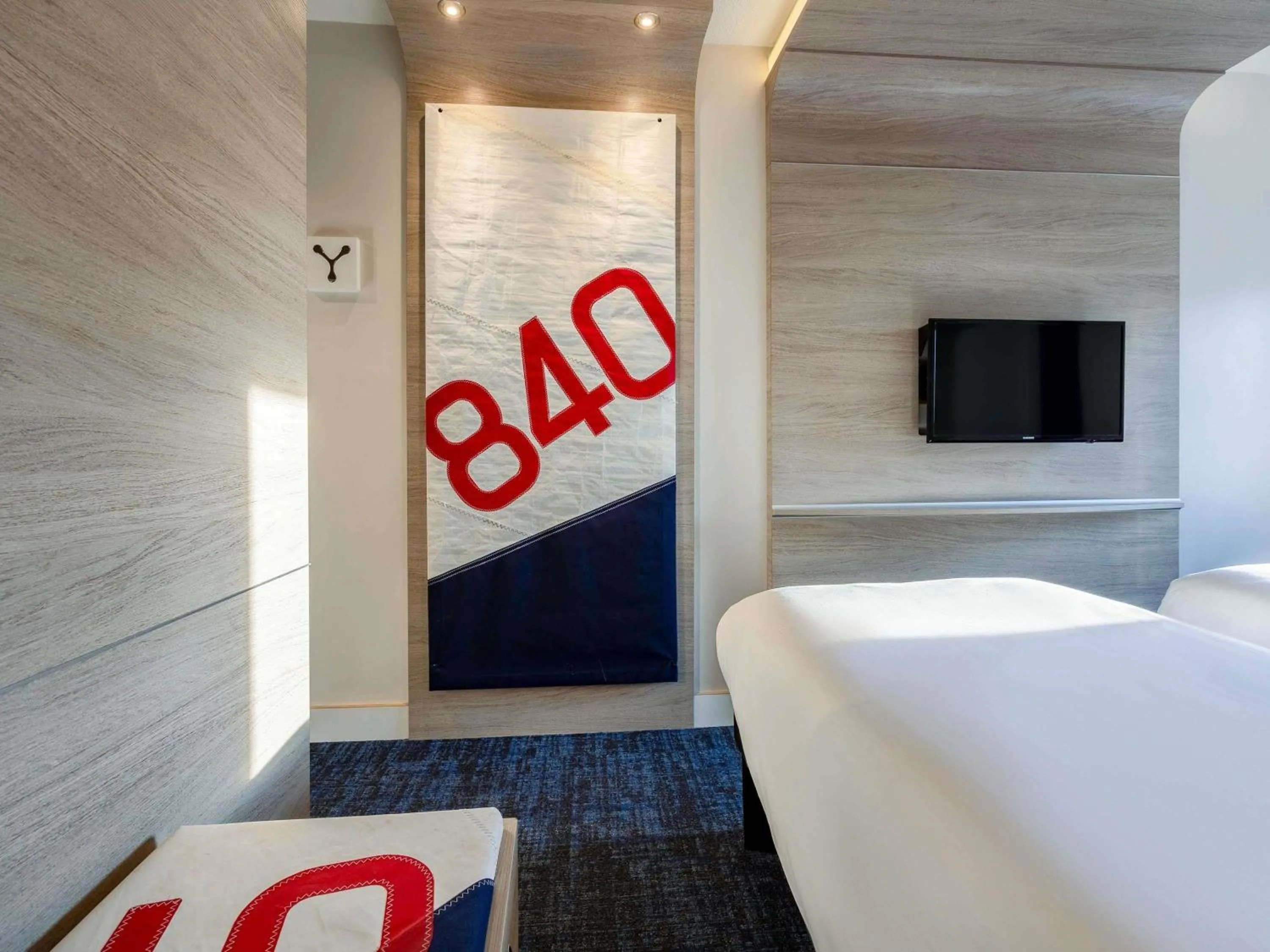 Bedroom, Bed in ibis Styles La Rochelle Centre Vieux Port