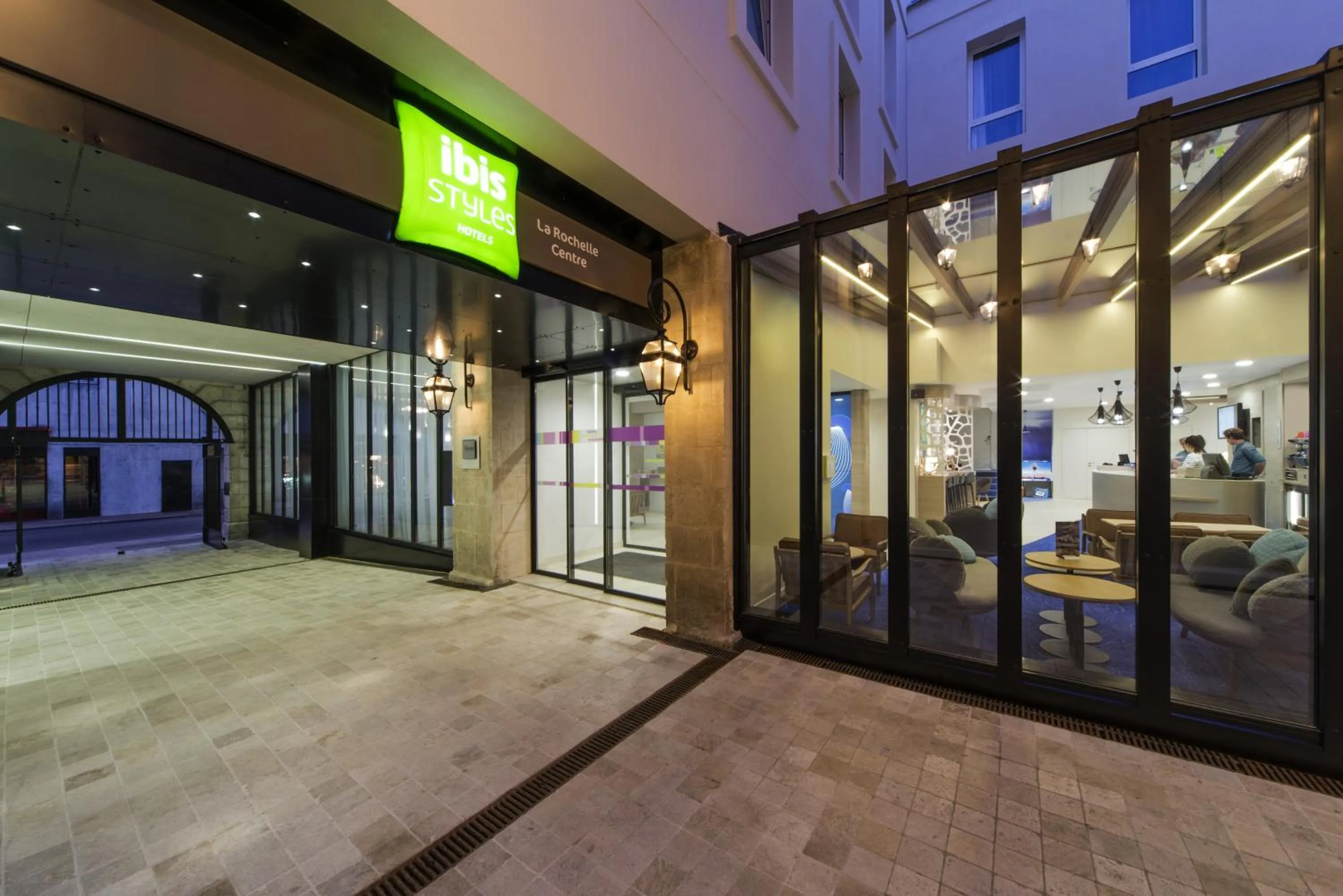 Facade/entrance in ibis Styles La Rochelle Centre Vieux Port