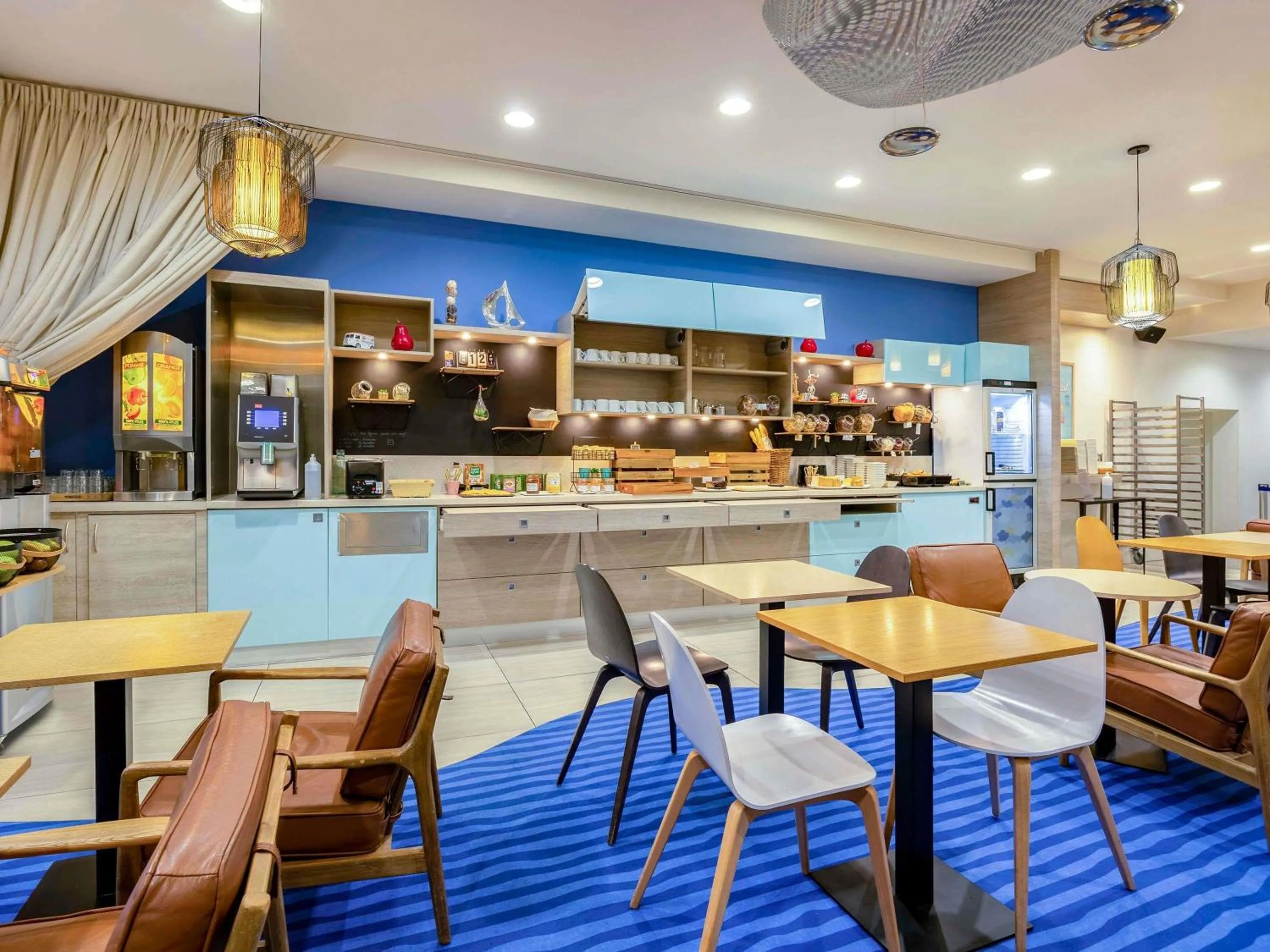 Property building in ibis Styles La Rochelle Centre Vieux Port