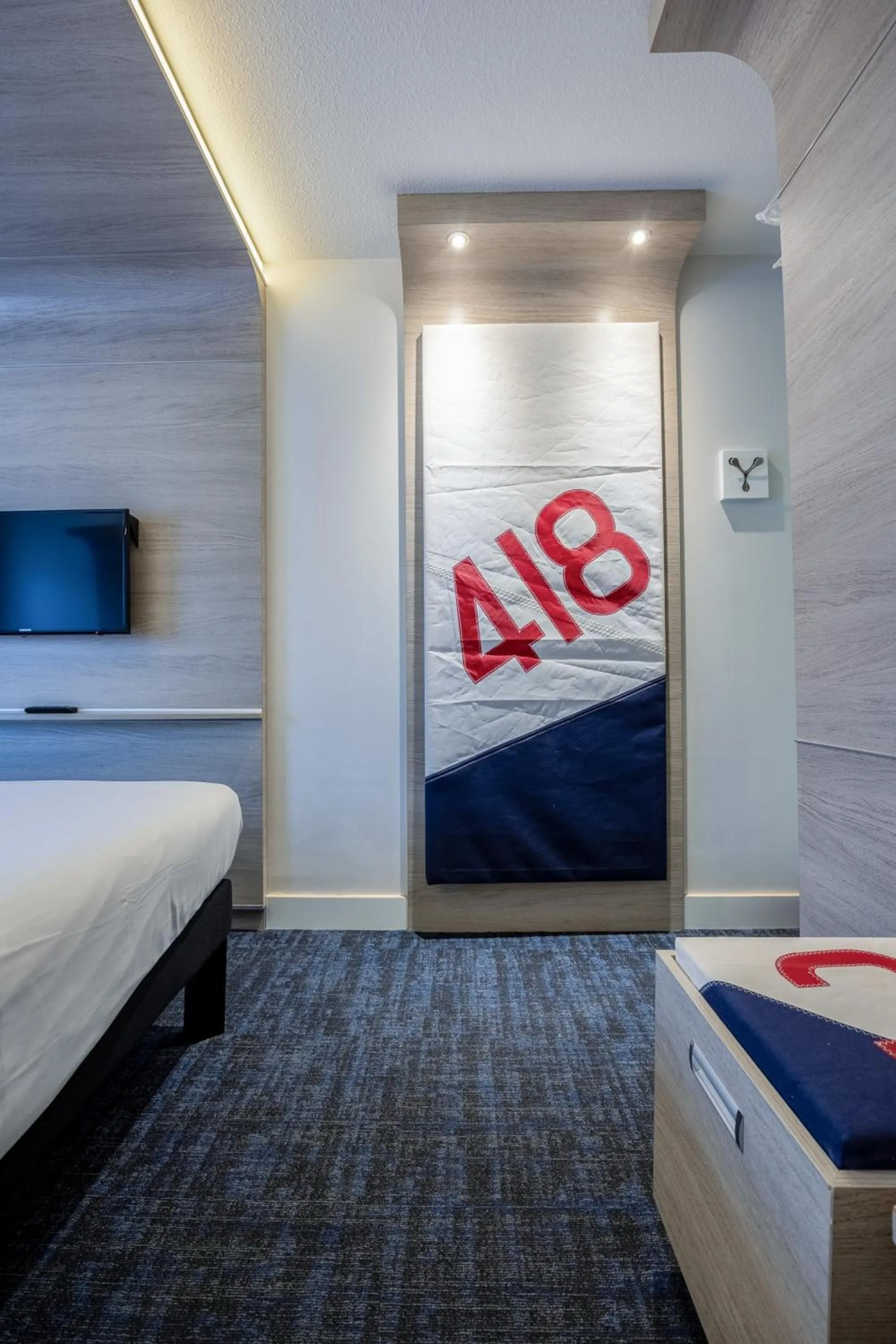 Bedroom, Bed in ibis Styles La Rochelle Centre Vieux Port