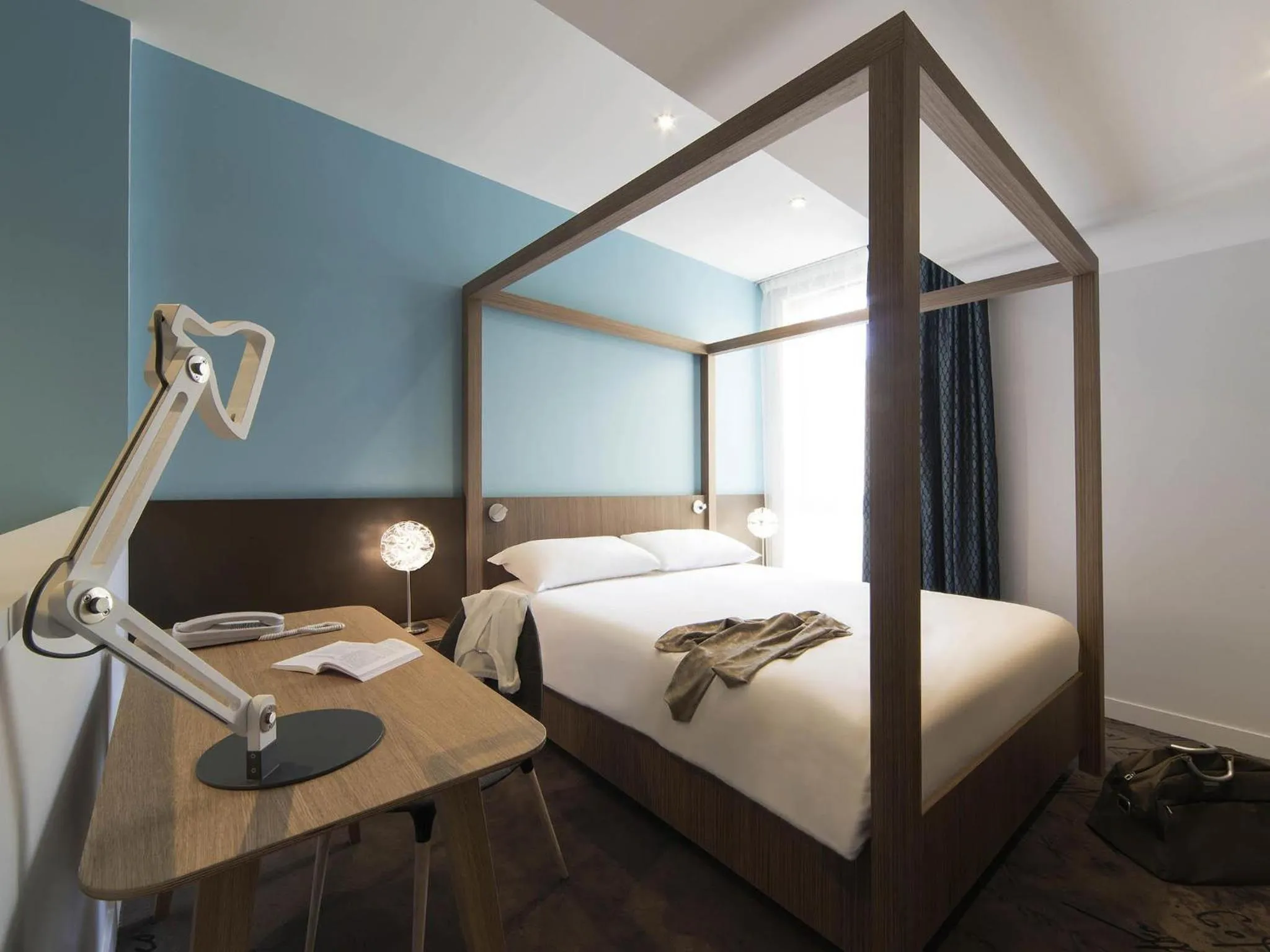 Bedroom, Bed in ibis Styles La Rochelle Centre Vieux Port
