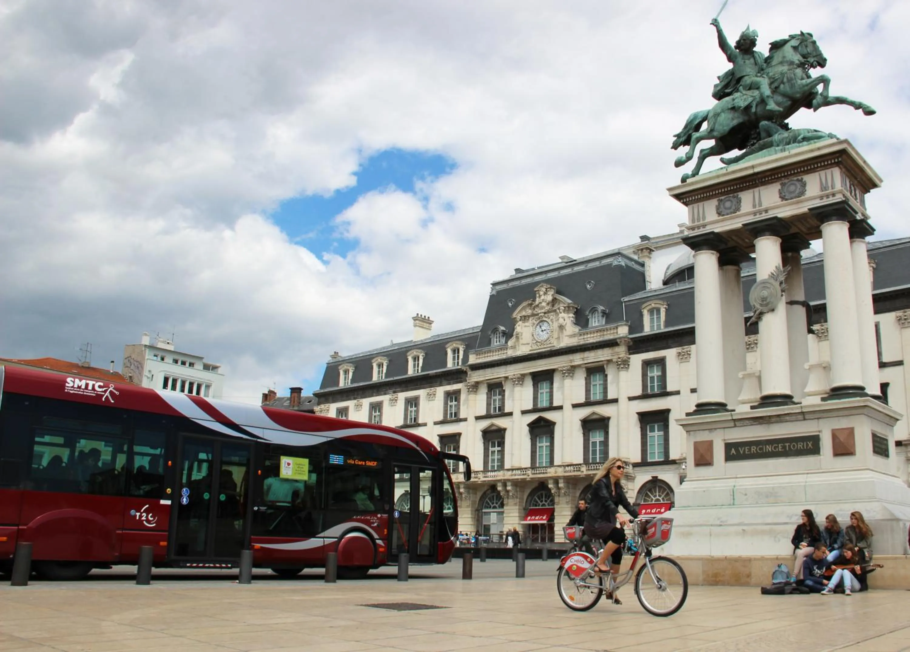 Nearby landmark in The Originals City Hotel Artyster Clermont Ferrand