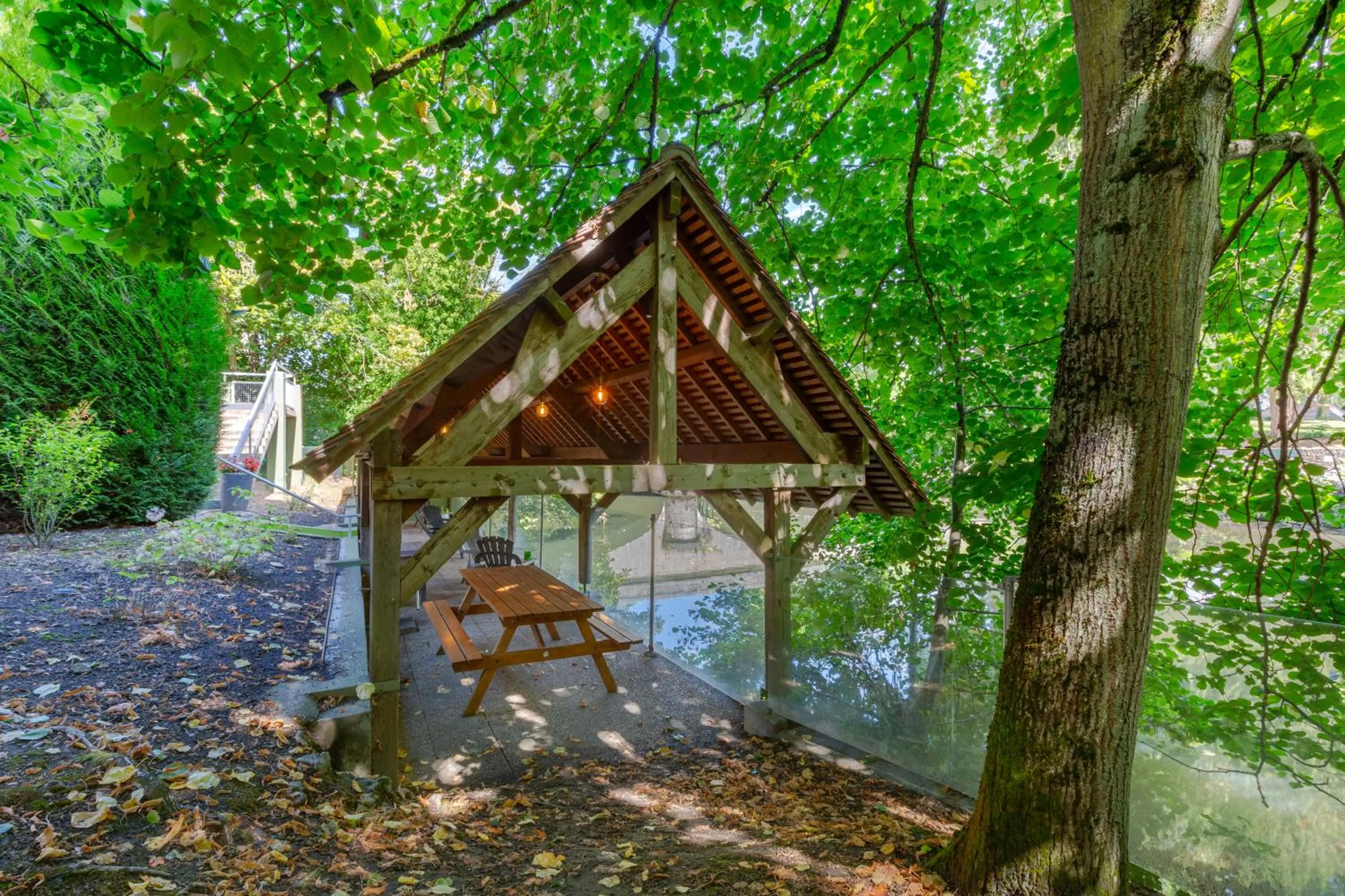 Garden in B&B HOTEL Chartres Centre Cathédrale 3 étoiles