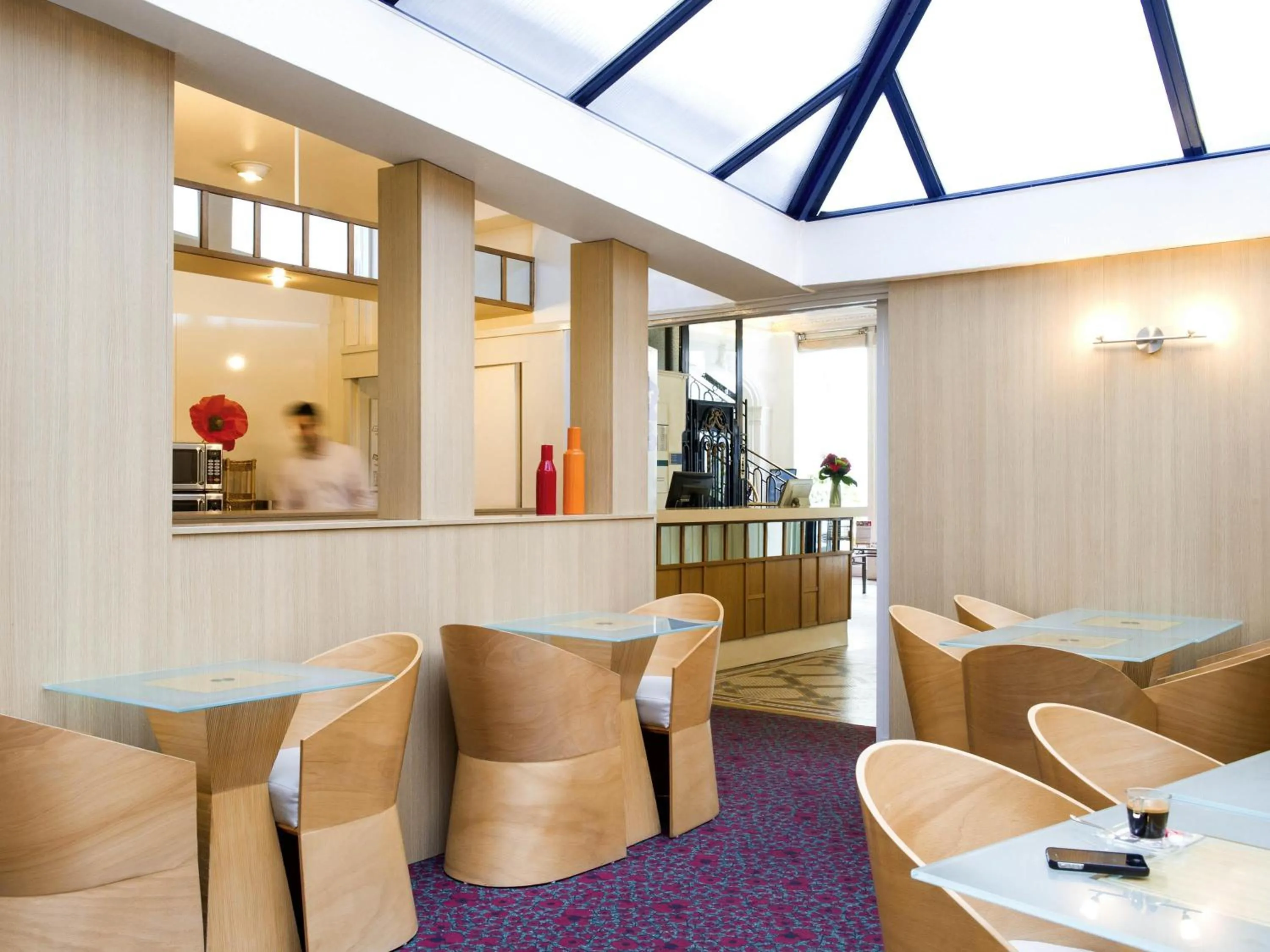 Lounge or bar in ibis Blois Centre Château