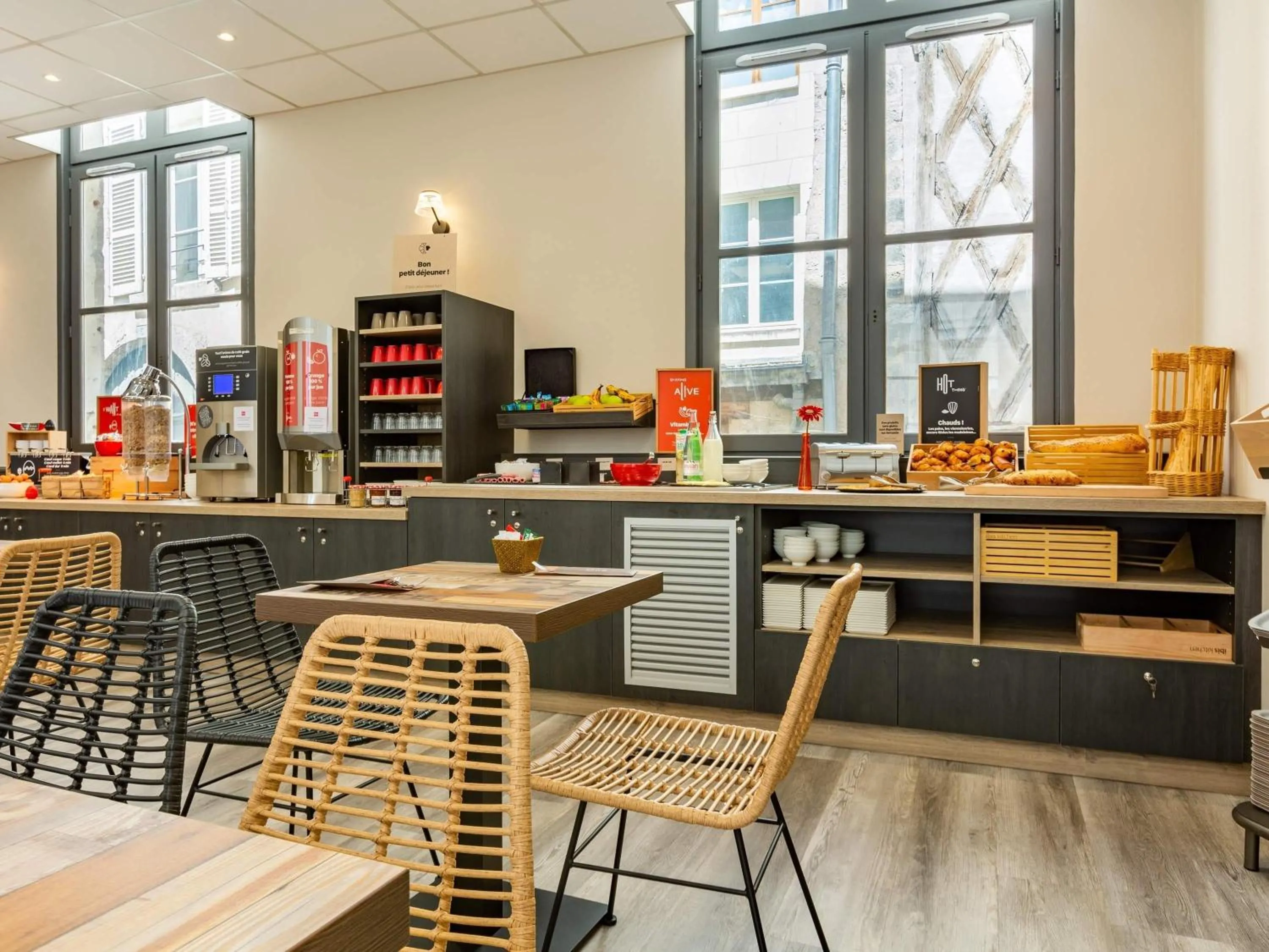 Breakfast in ibis Blois Centre Château