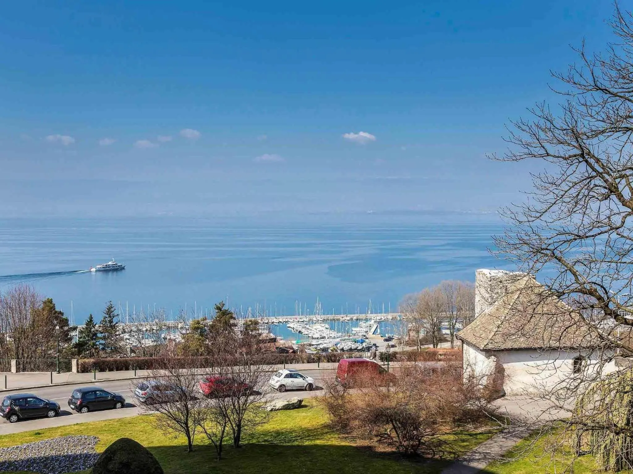 Bedroom in ibis Thonon Centre
