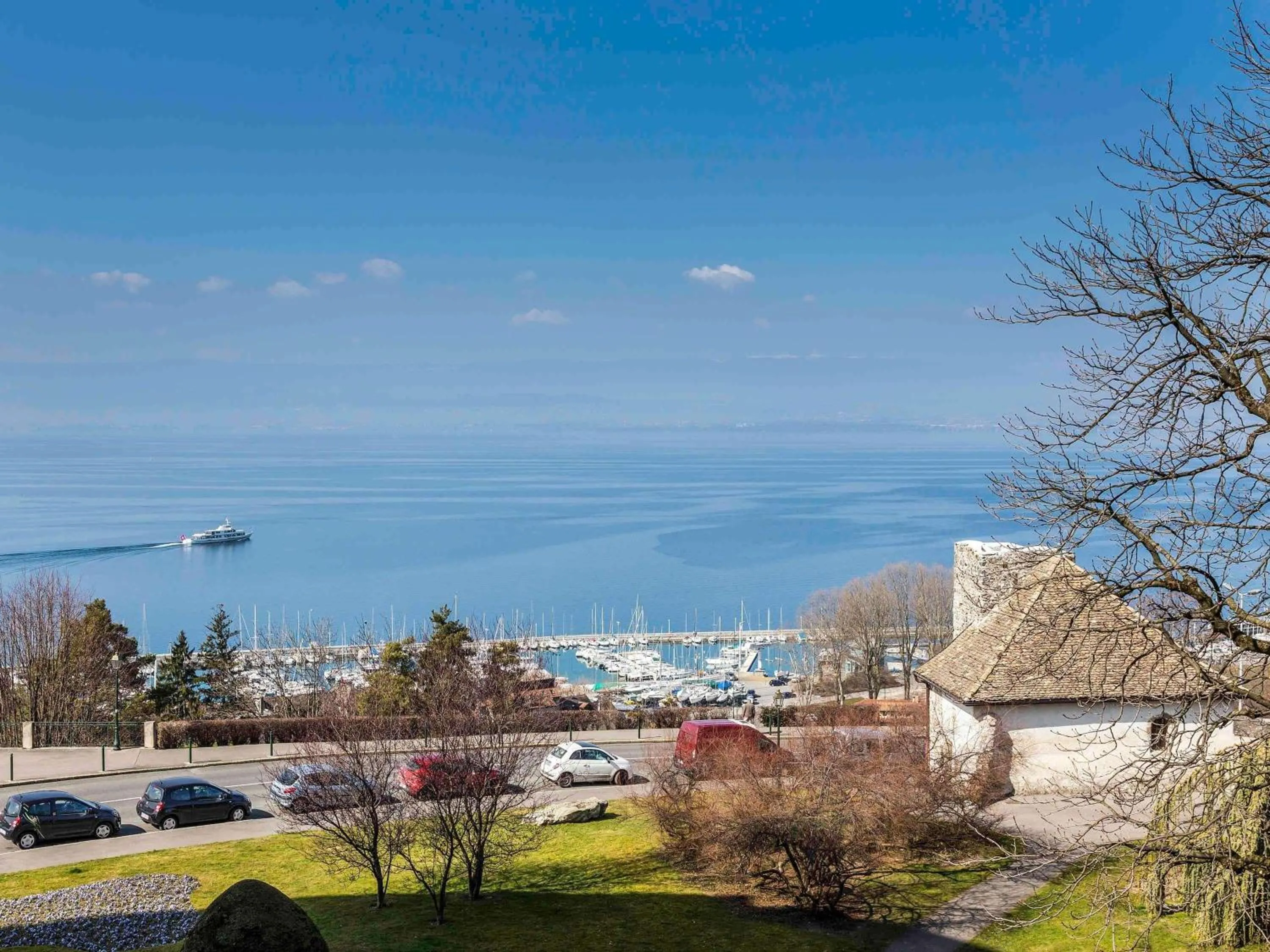 Bedroom in ibis Thonon Centre