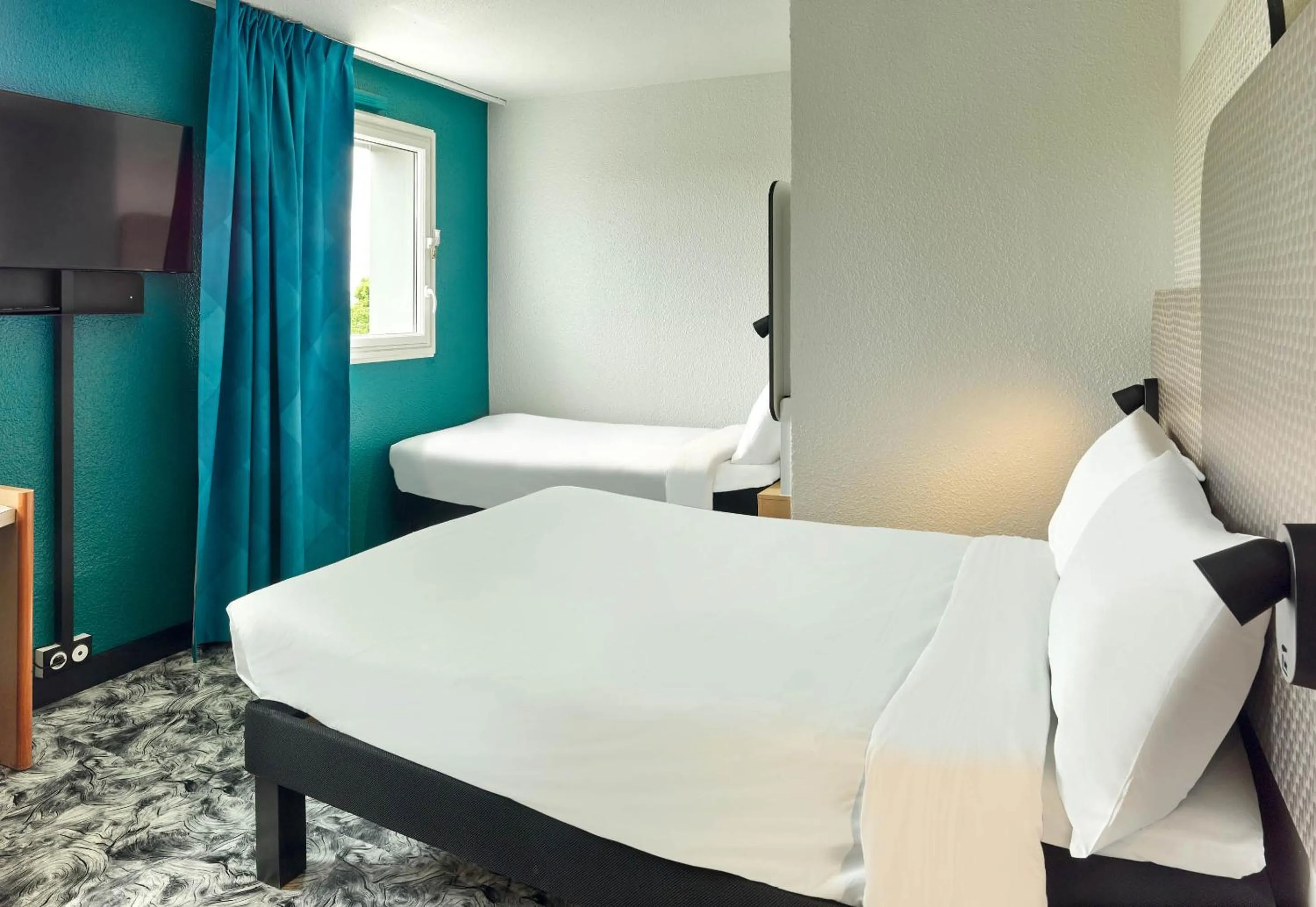 Bedroom, Bed in B&B HOTEL Versailles Le Chesnay