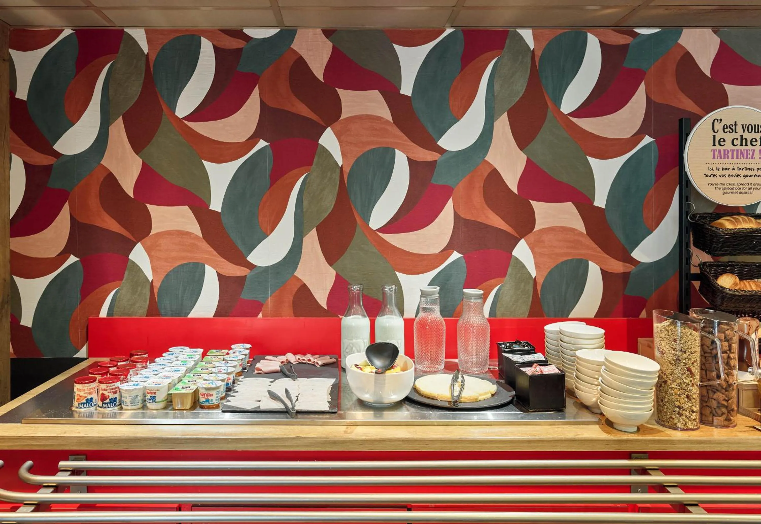 Buffet breakfast in B&B HOTEL Versailles Le Chesnay