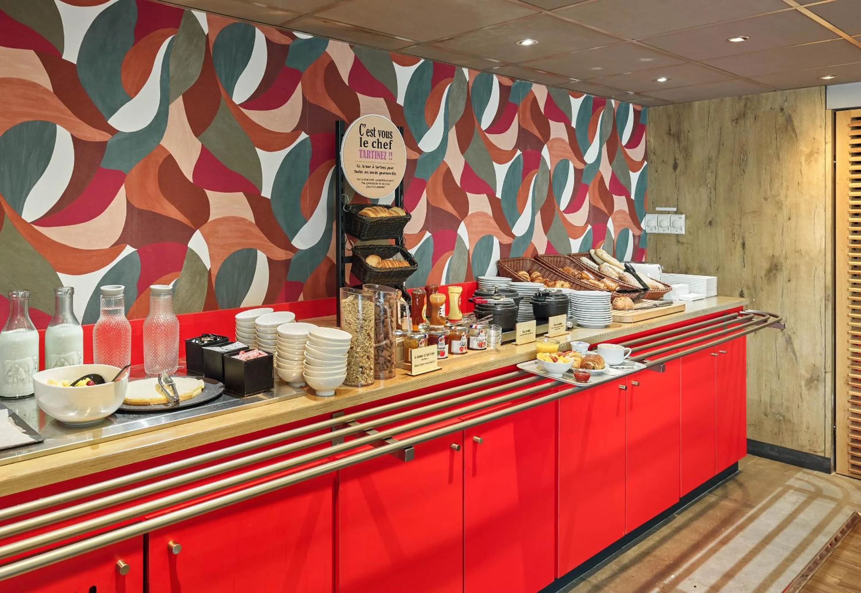 Buffet breakfast in B&B HOTEL Versailles Le Chesnay