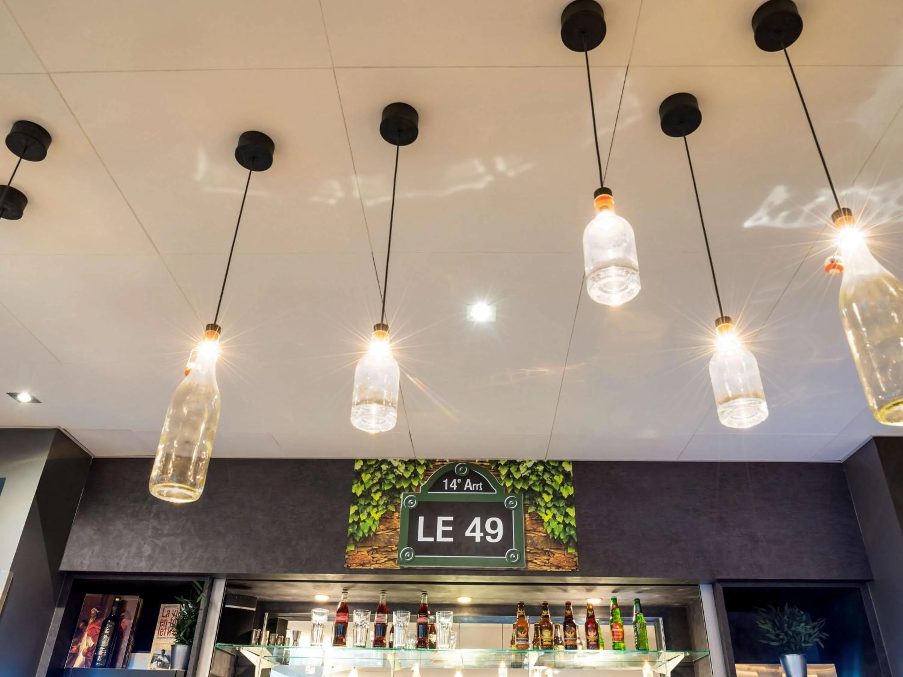 Lounge or bar in ibis Paris Alesia Montparnasse