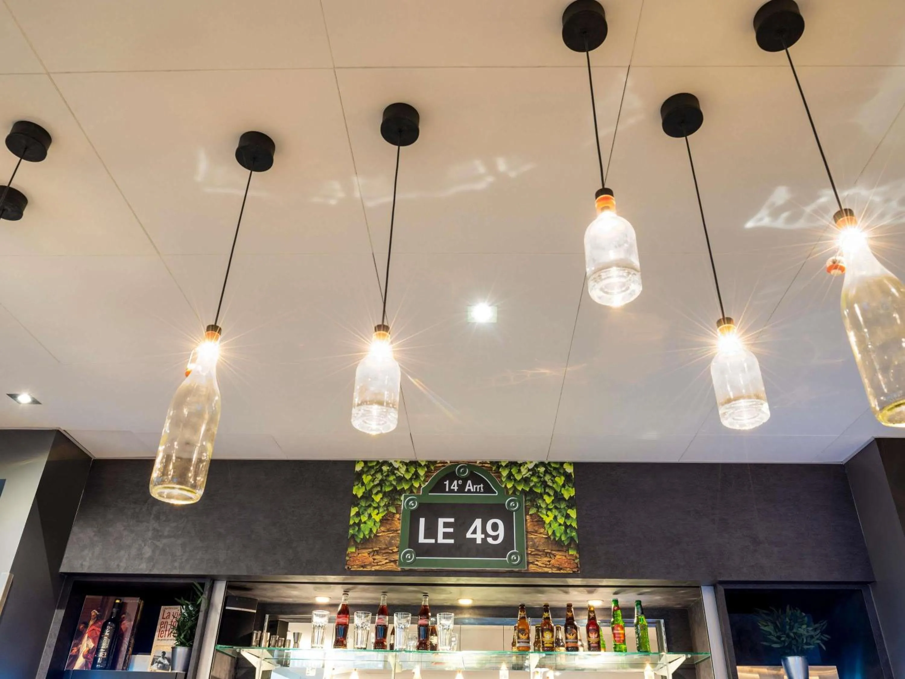 Lounge or bar in ibis Paris Alesia Montparnasse