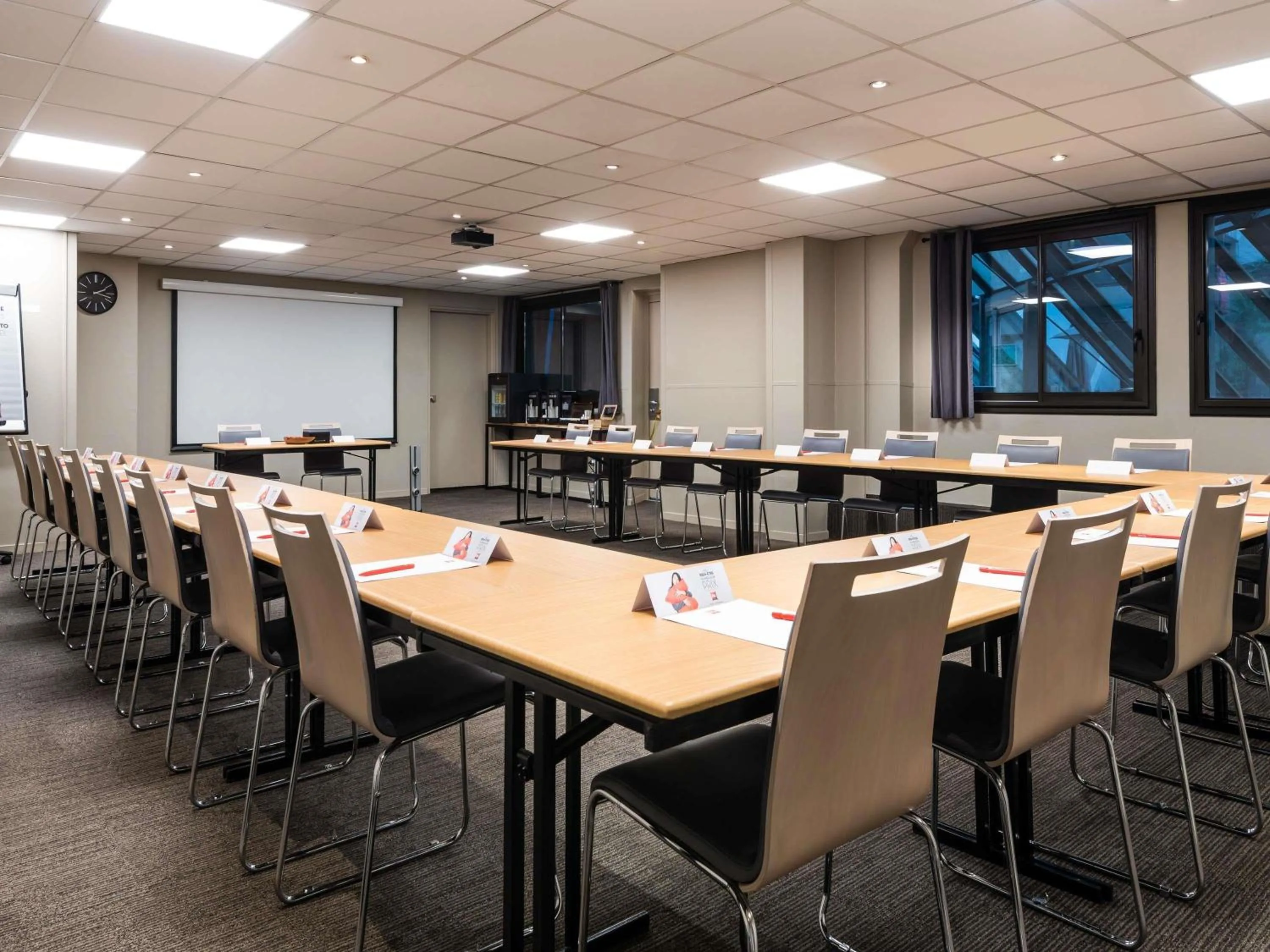 Meeting/conference room in ibis Paris Alesia Montparnasse