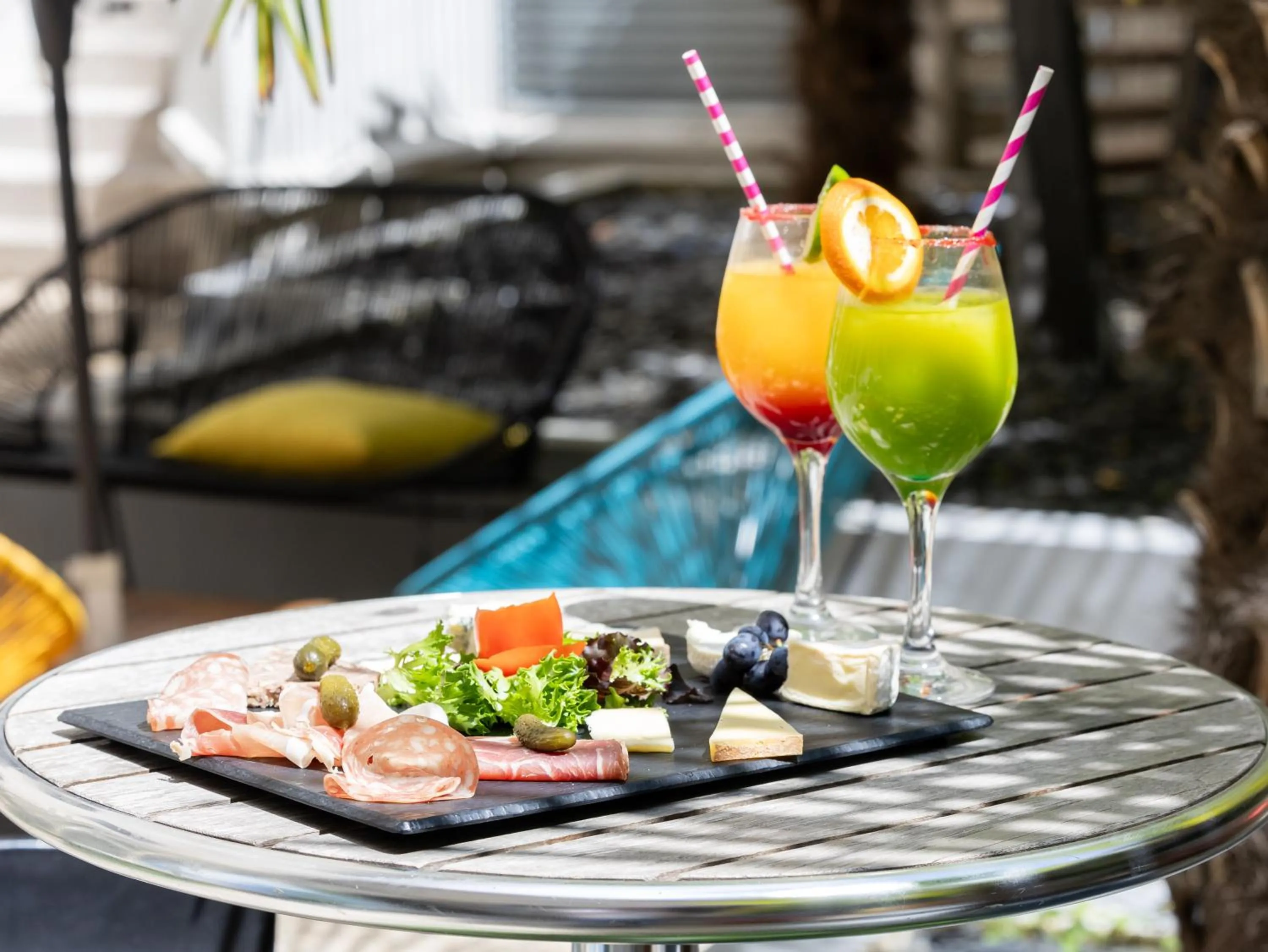 Patio in ibis Paris Alesia Montparnasse