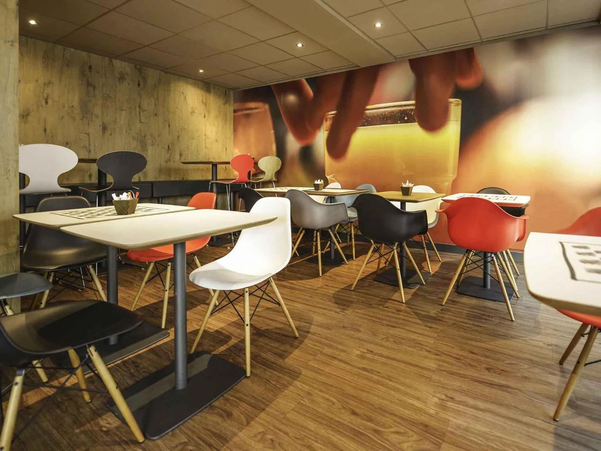 Breakfast in ibis Château de Fontainebleau