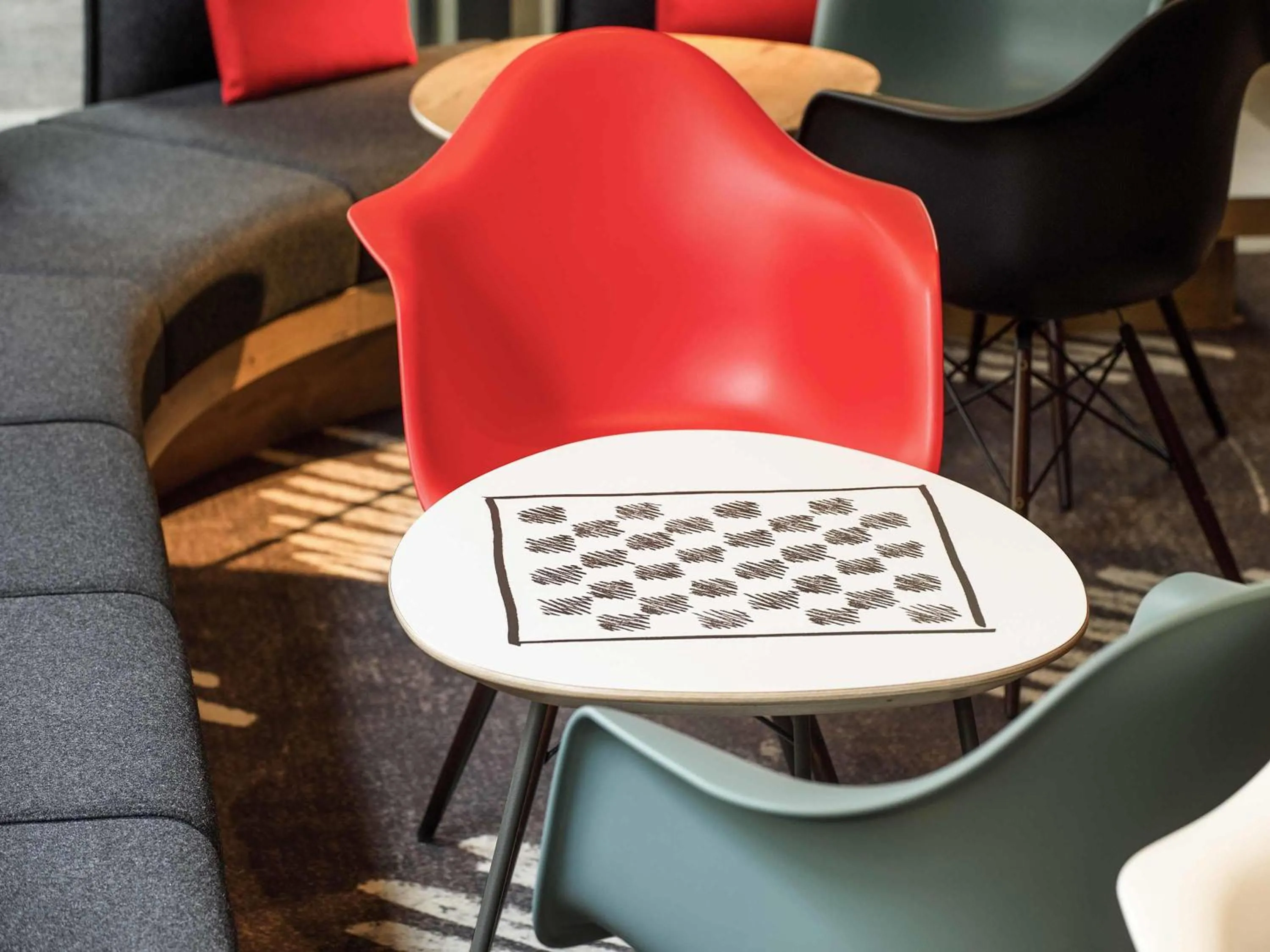 Lounge or bar in ibis Château de Fontainebleau