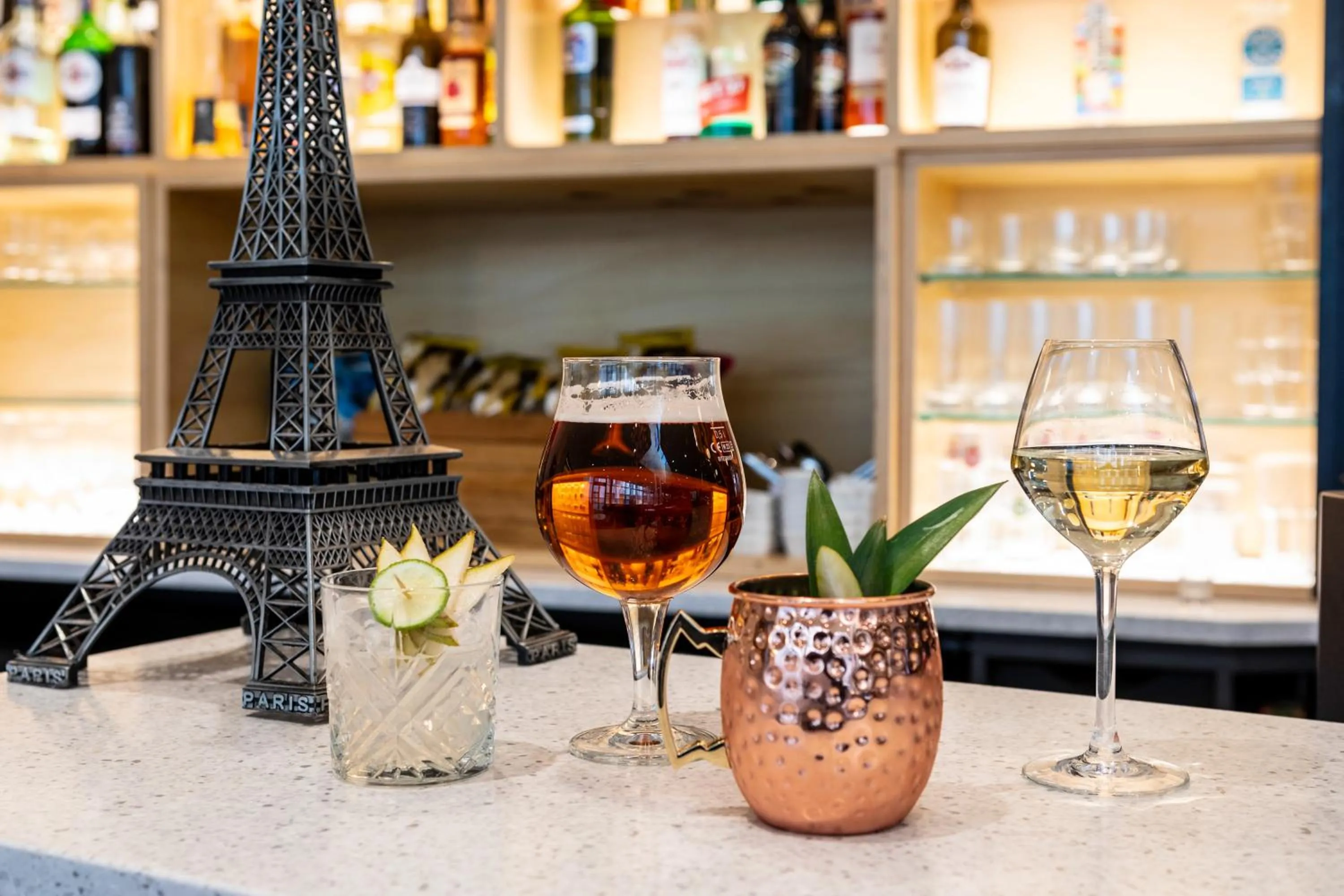 Lounge or bar in ibis Paris CDG Airport