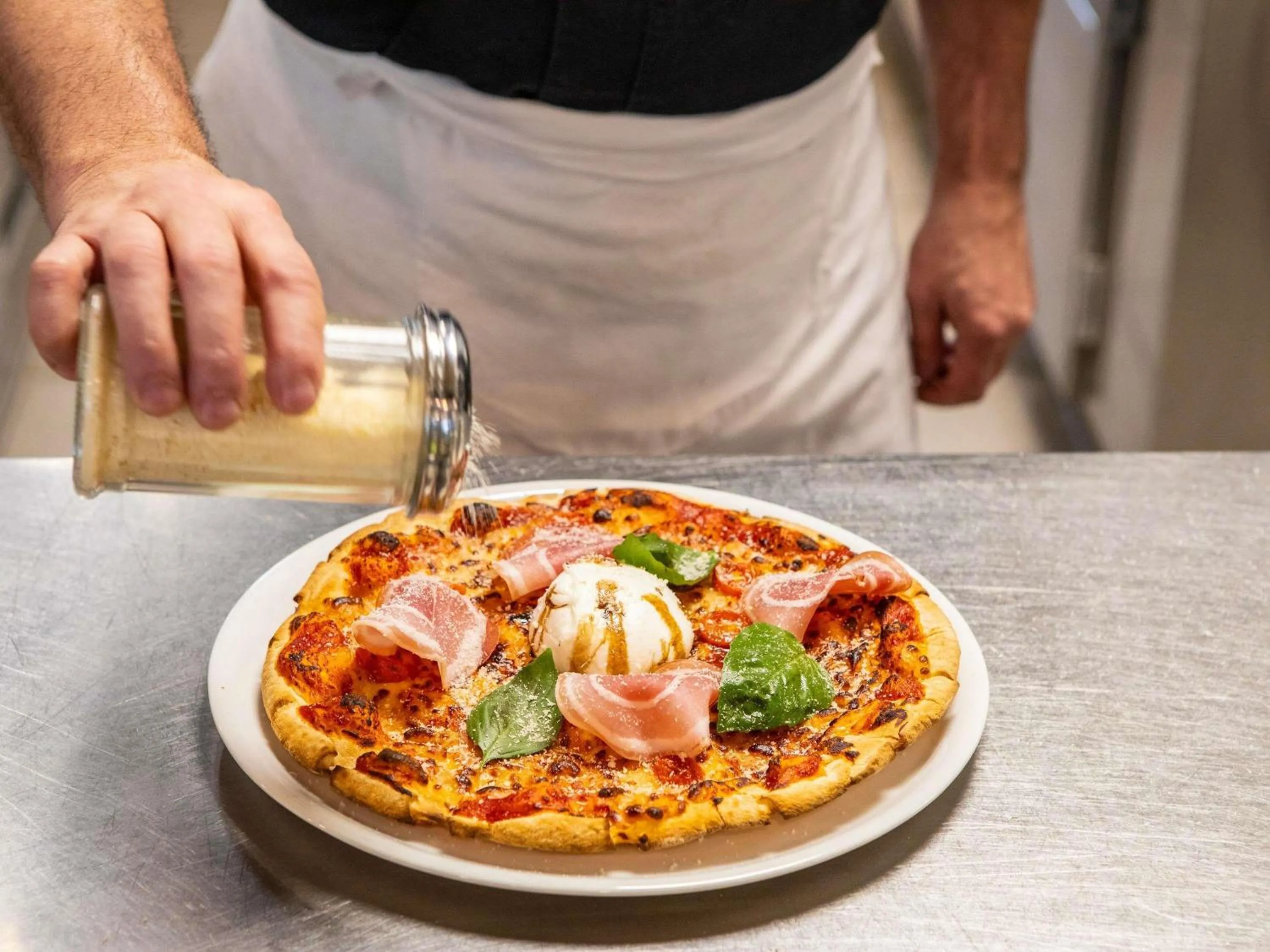 Restaurant/places to eat in ibis Paris CDG Airport