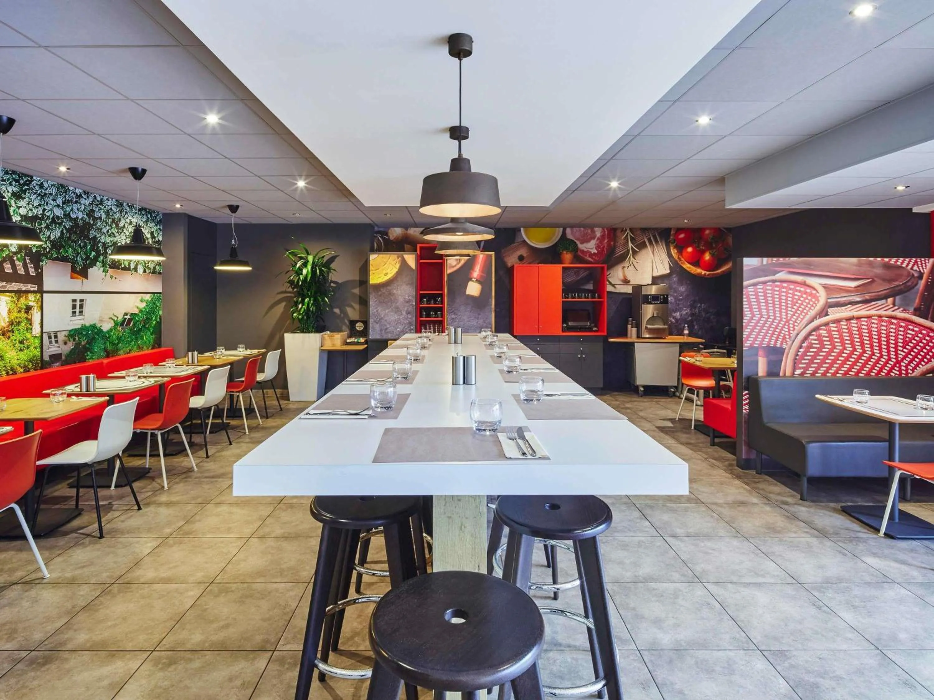 Restaurant/places to eat in ibis Paris CDG Airport