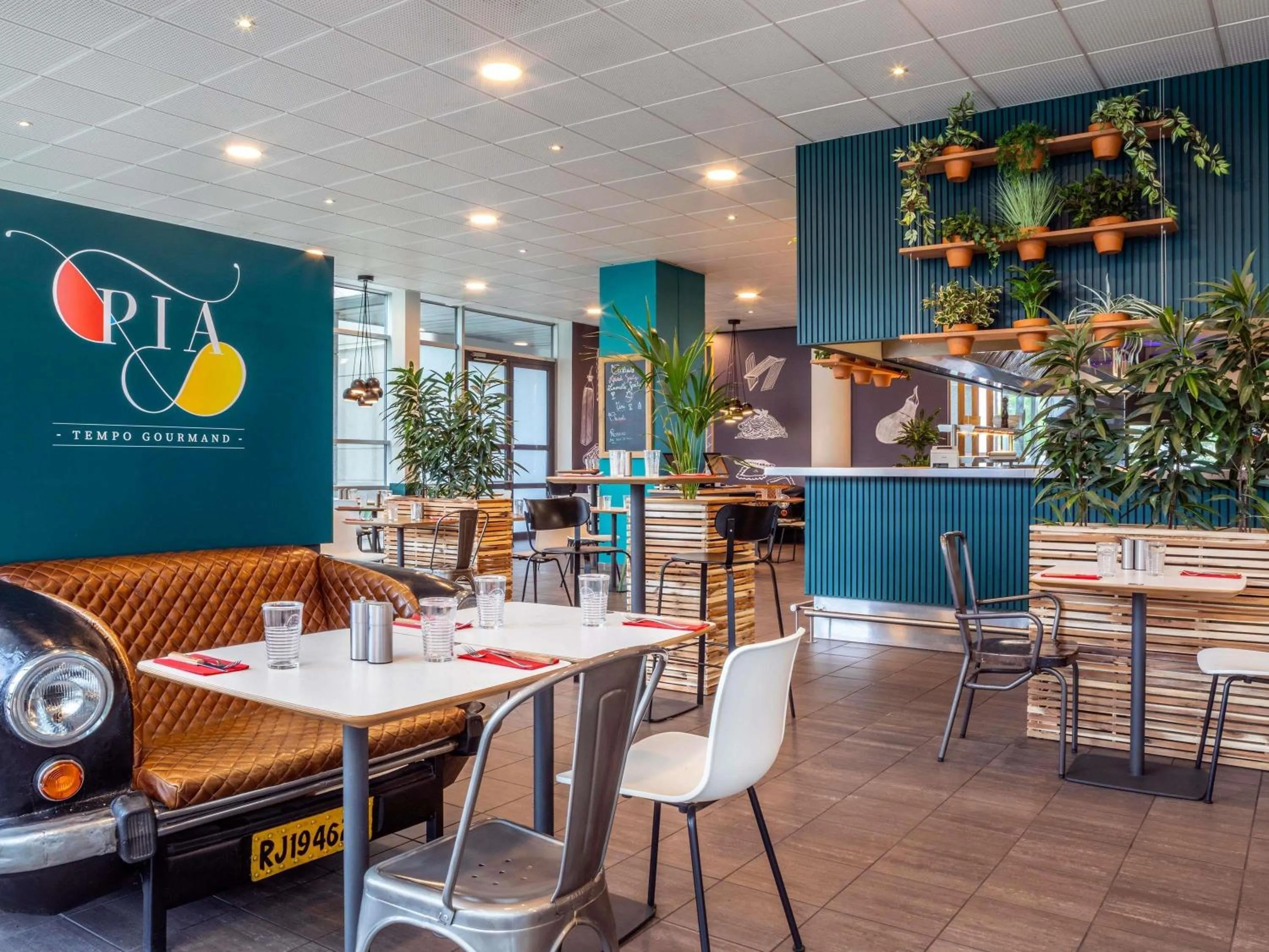 Restaurant/places to eat in ibis Paris CDG Airport