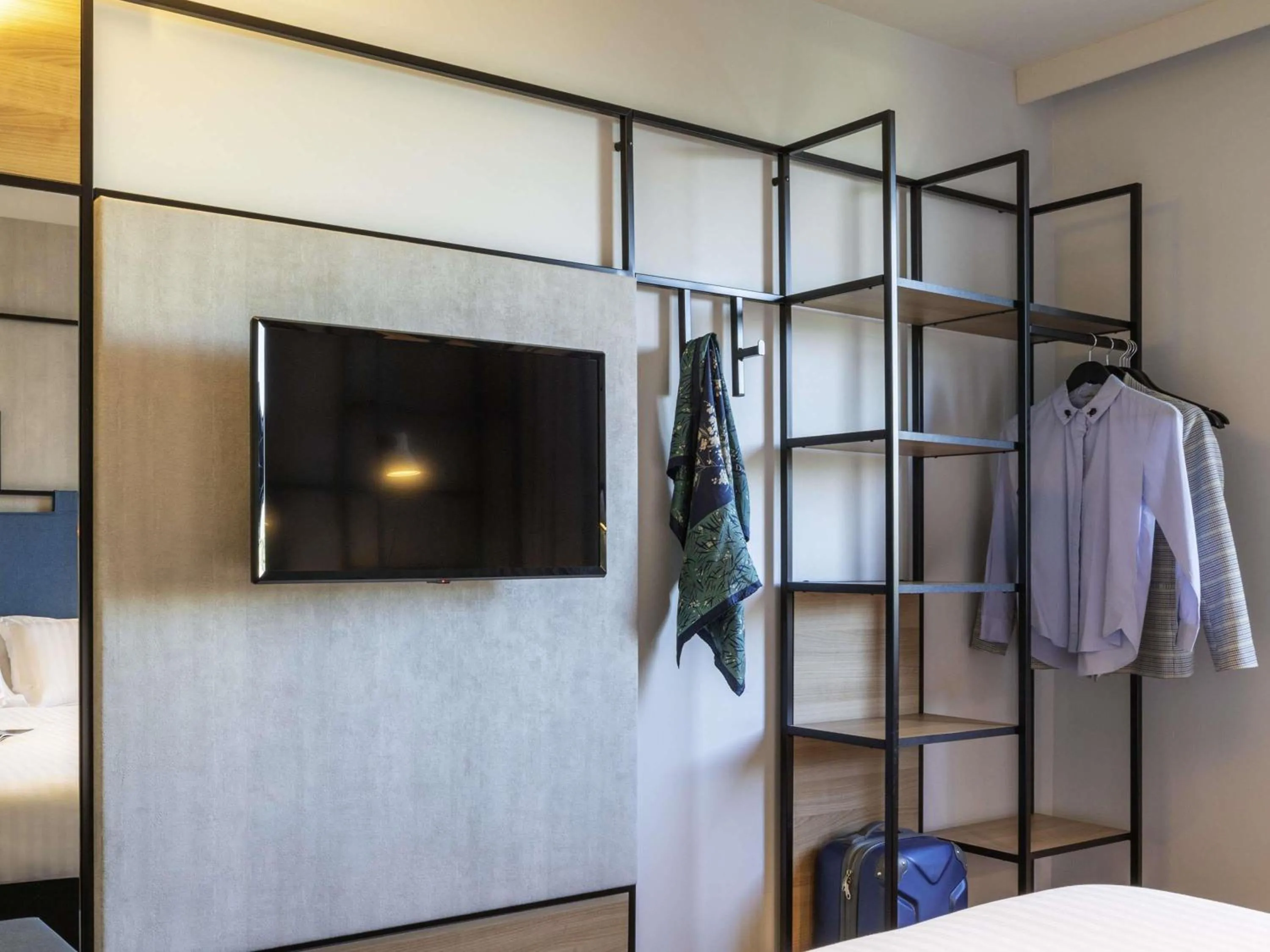 TV and multimedia, Bed in ibis Paris CDG Airport