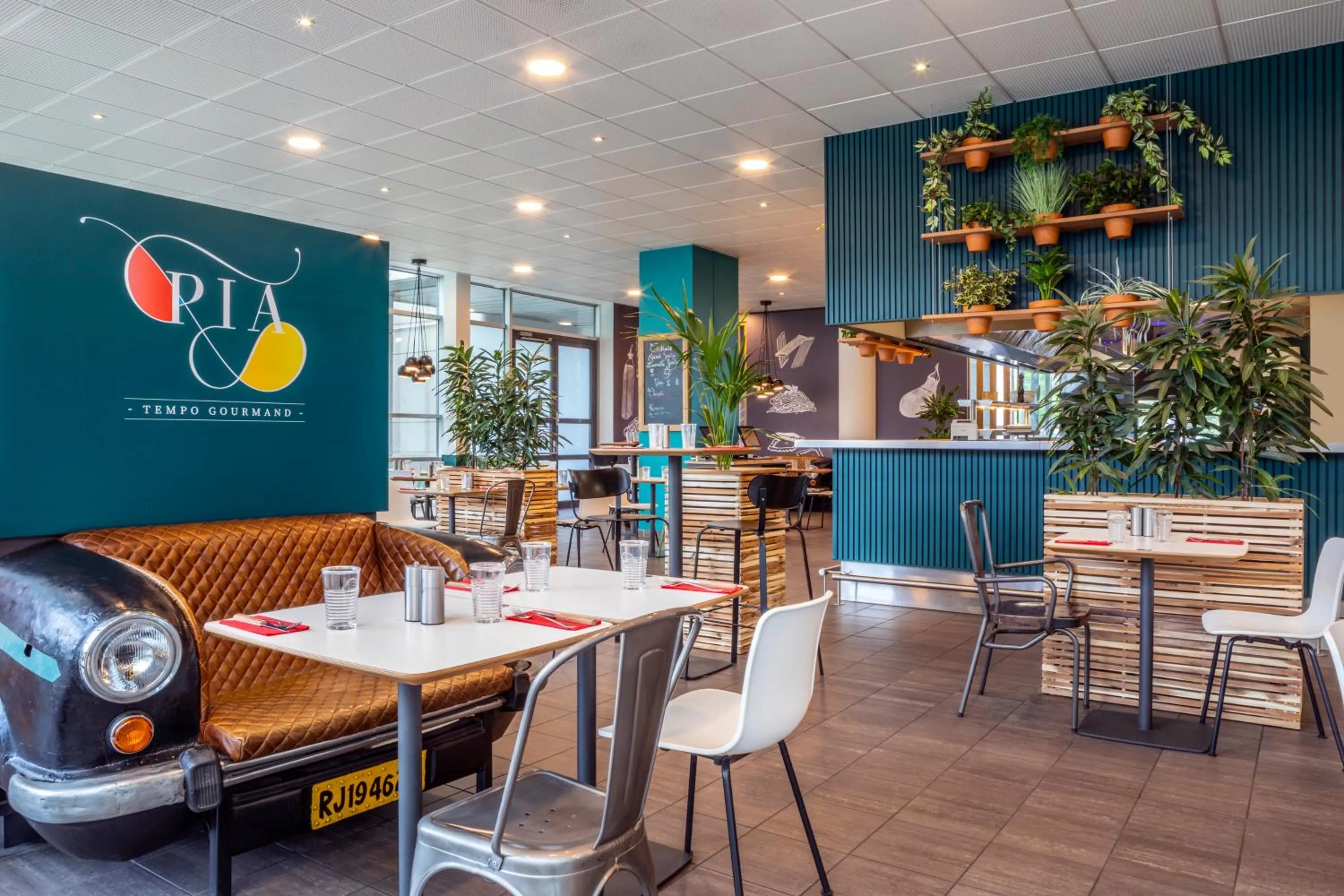 Restaurant/places to eat in ibis Paris CDG Airport
