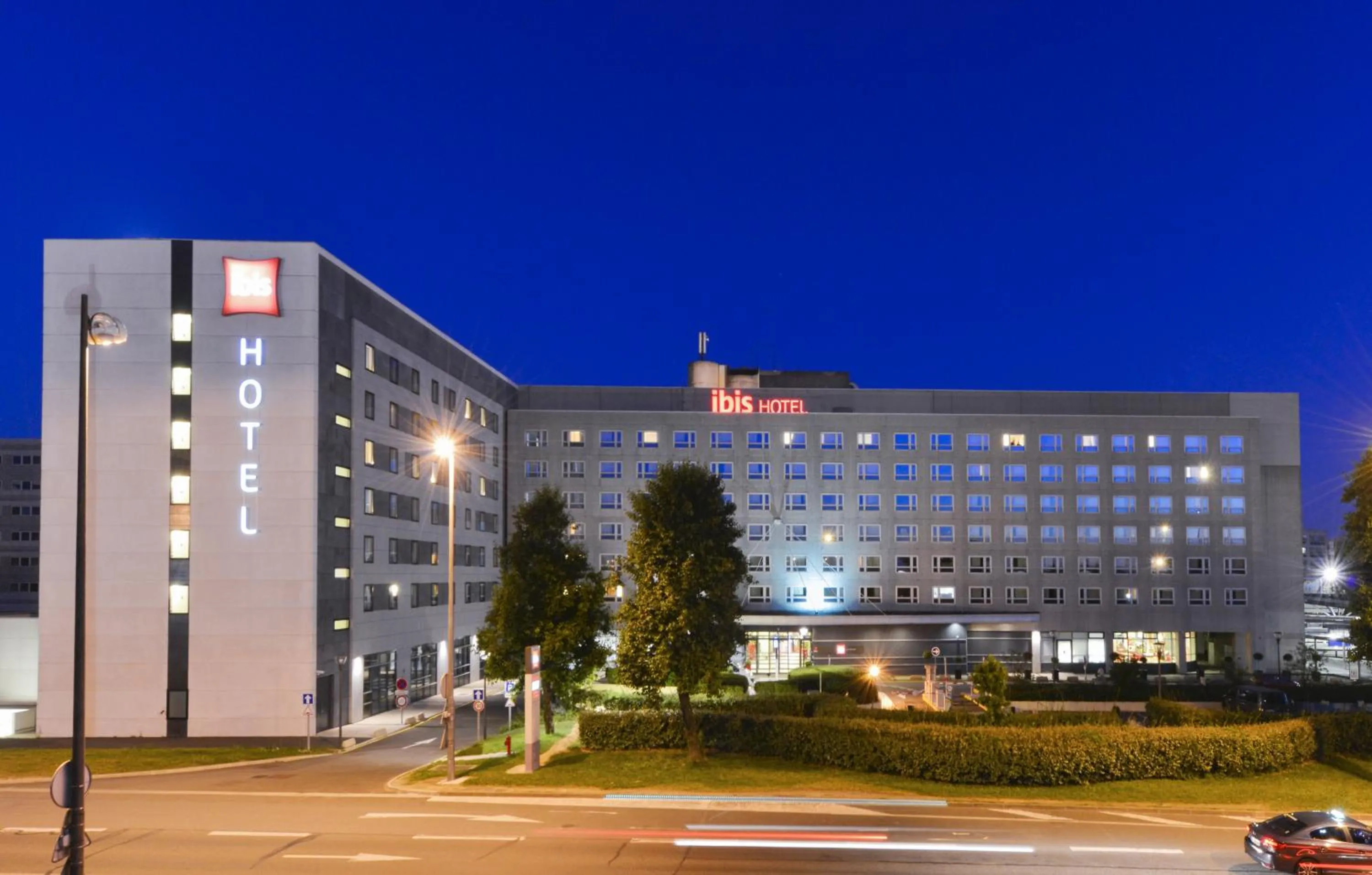 Property building in ibis Paris CDG Airport