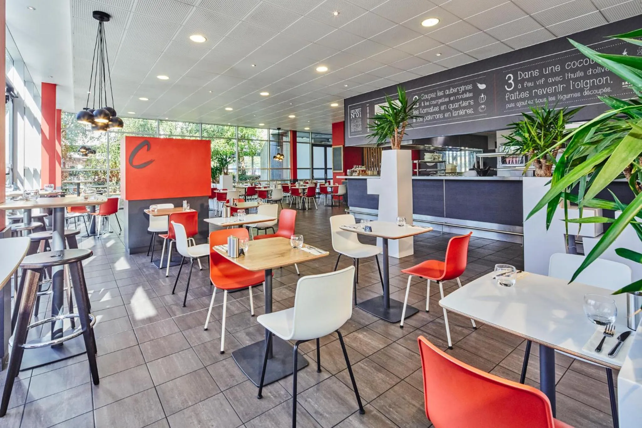 Restaurant/places to eat in ibis Paris CDG Airport