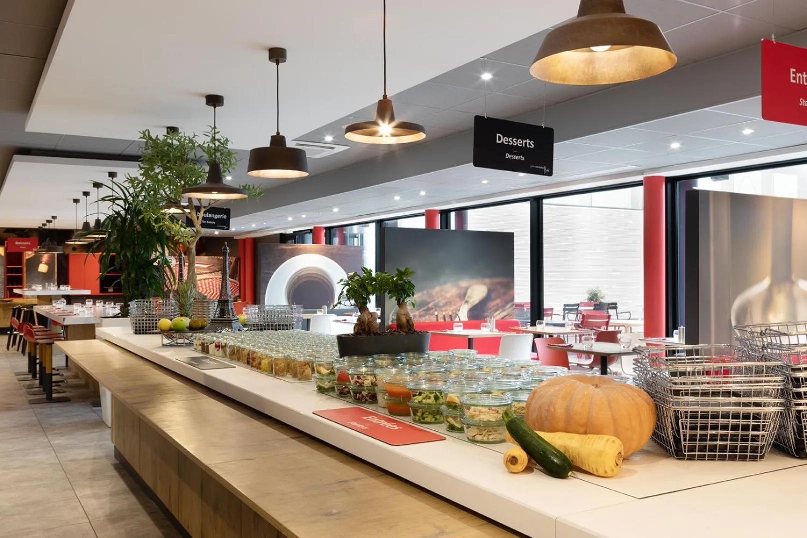 Restaurant/places to eat in ibis Paris CDG Airport