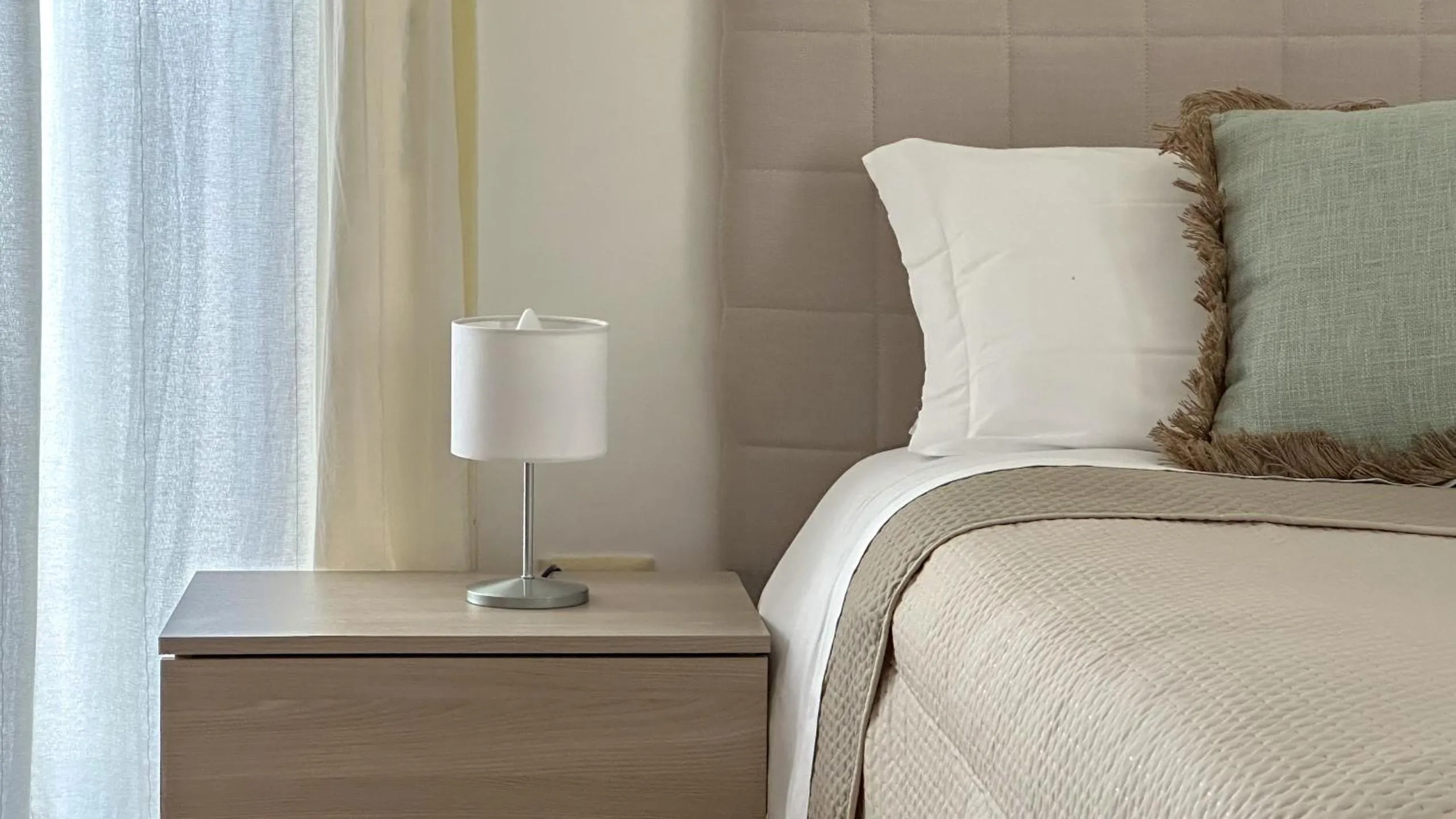 Bed in Flowers apartments & rooms