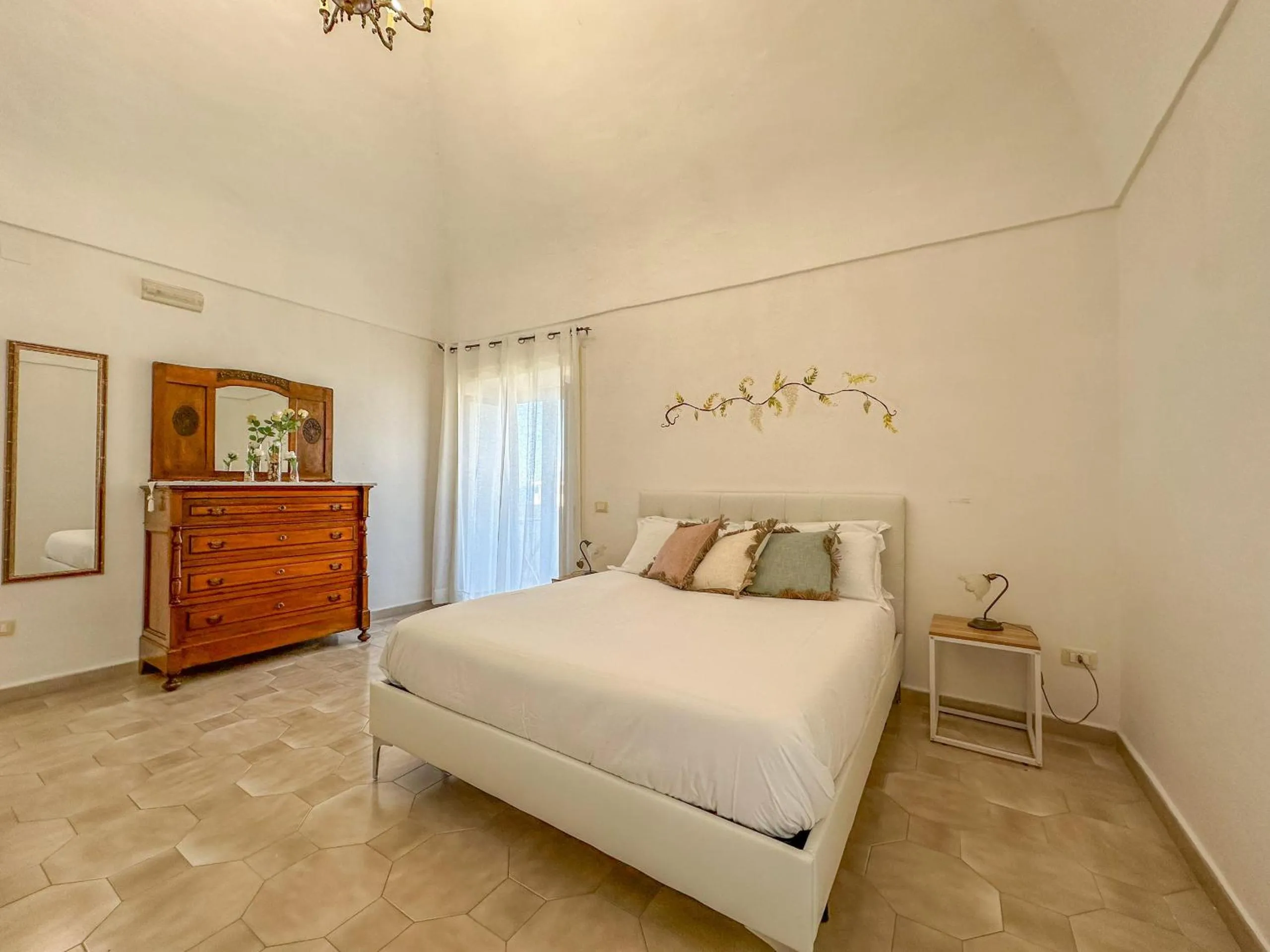 Bed in Flowers apartments & rooms