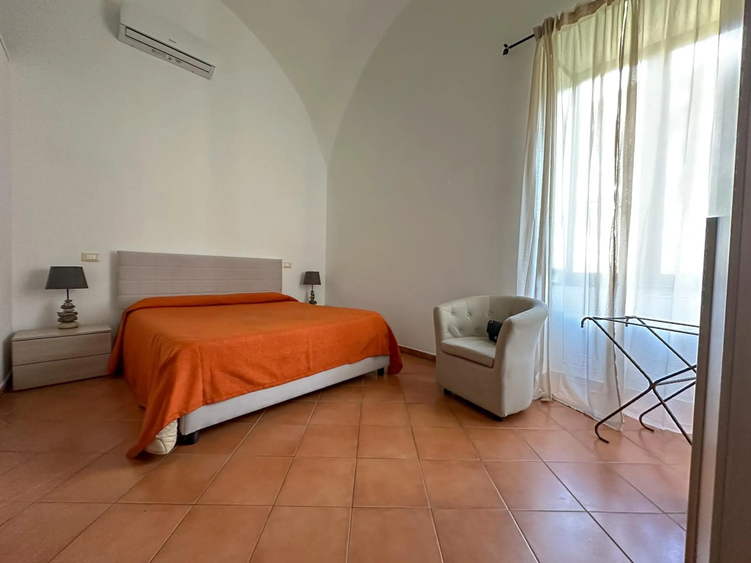 Bed in Flowers apartments & rooms