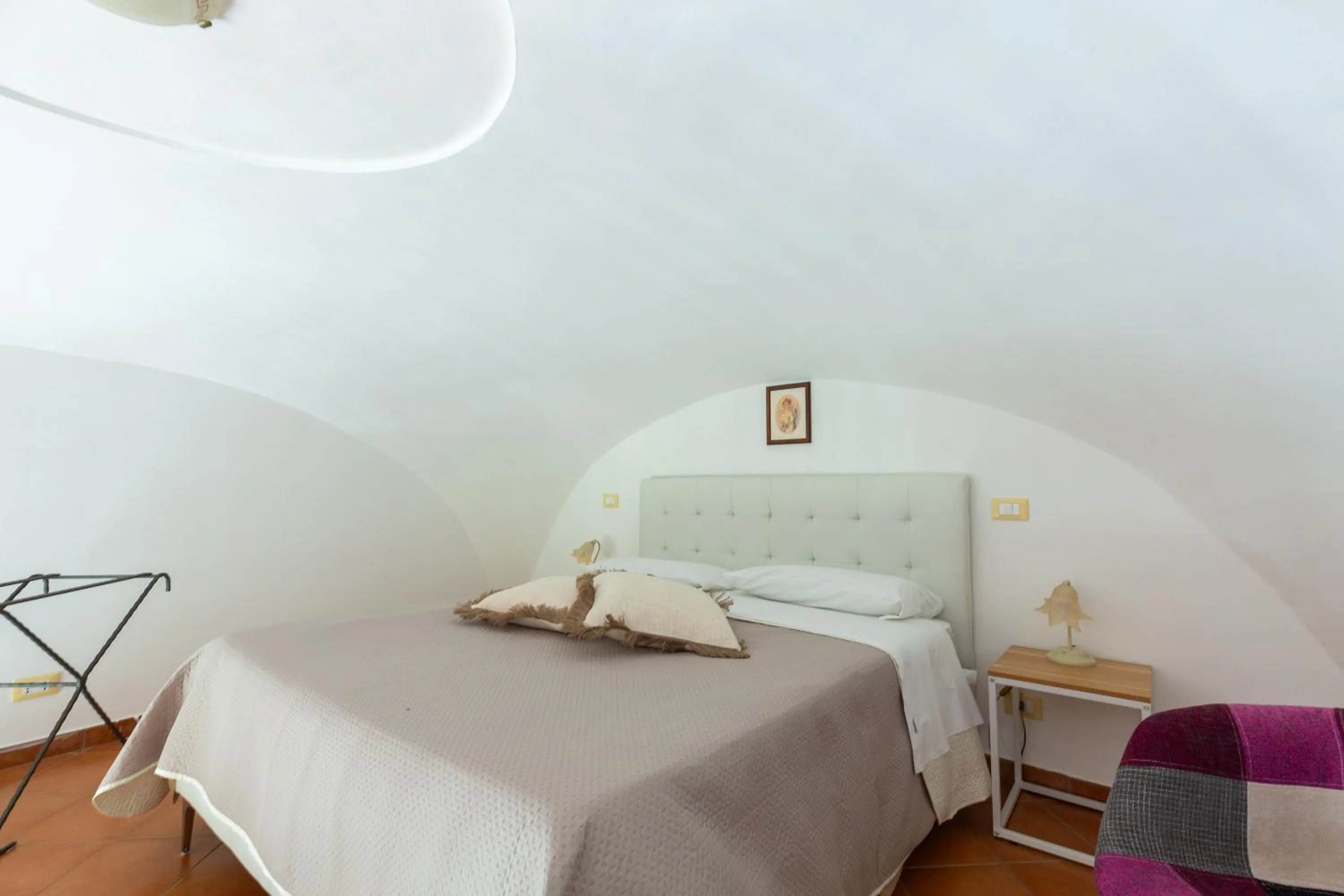 Bed in Flowers apartments & rooms