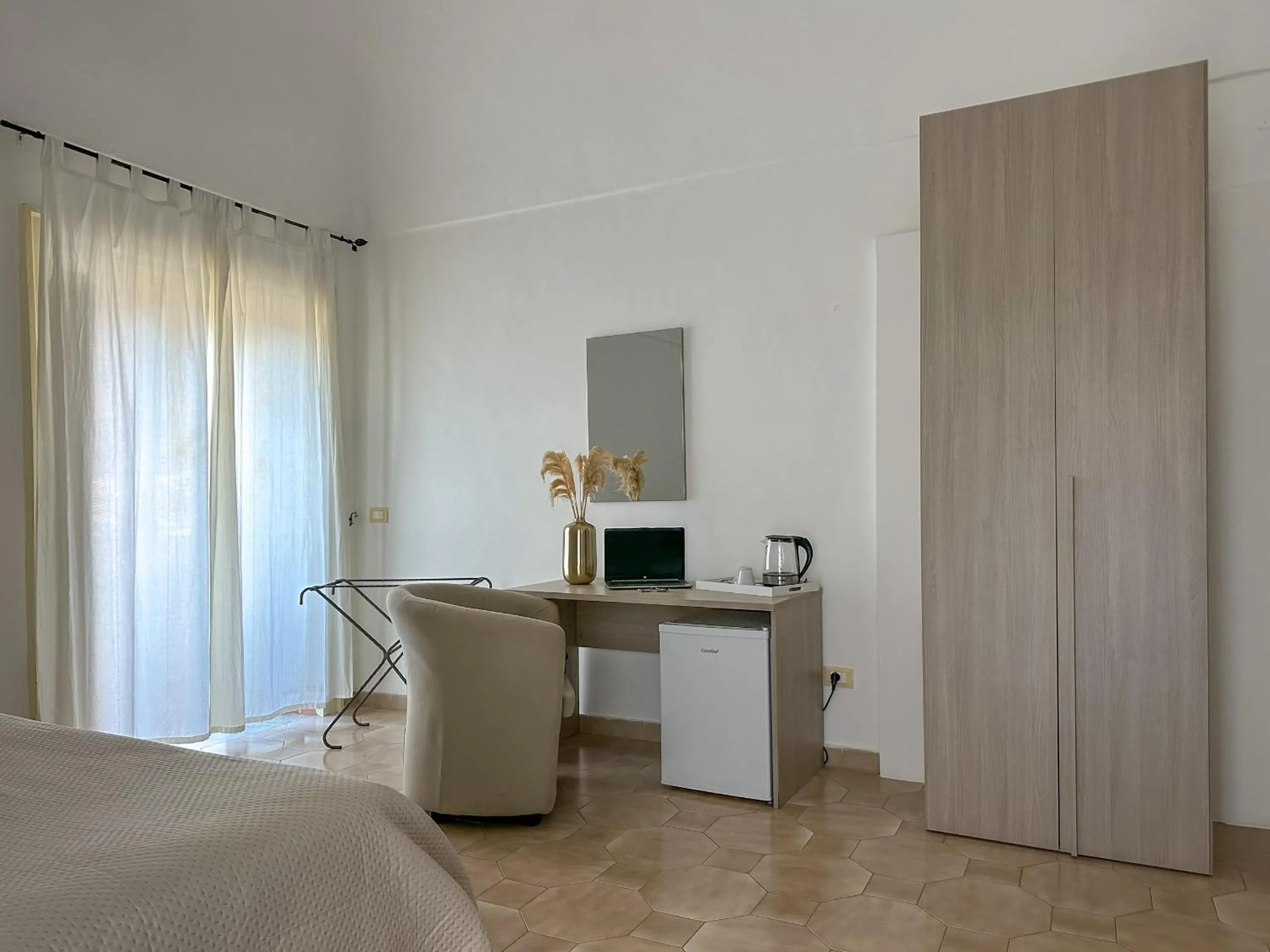 Bed in Flowers apartments & rooms