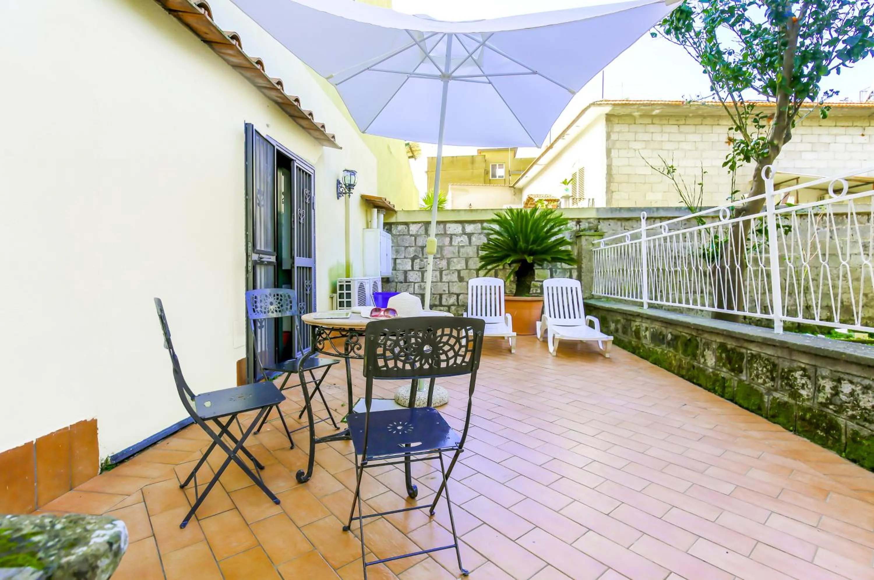 Flowers apartments & rooms