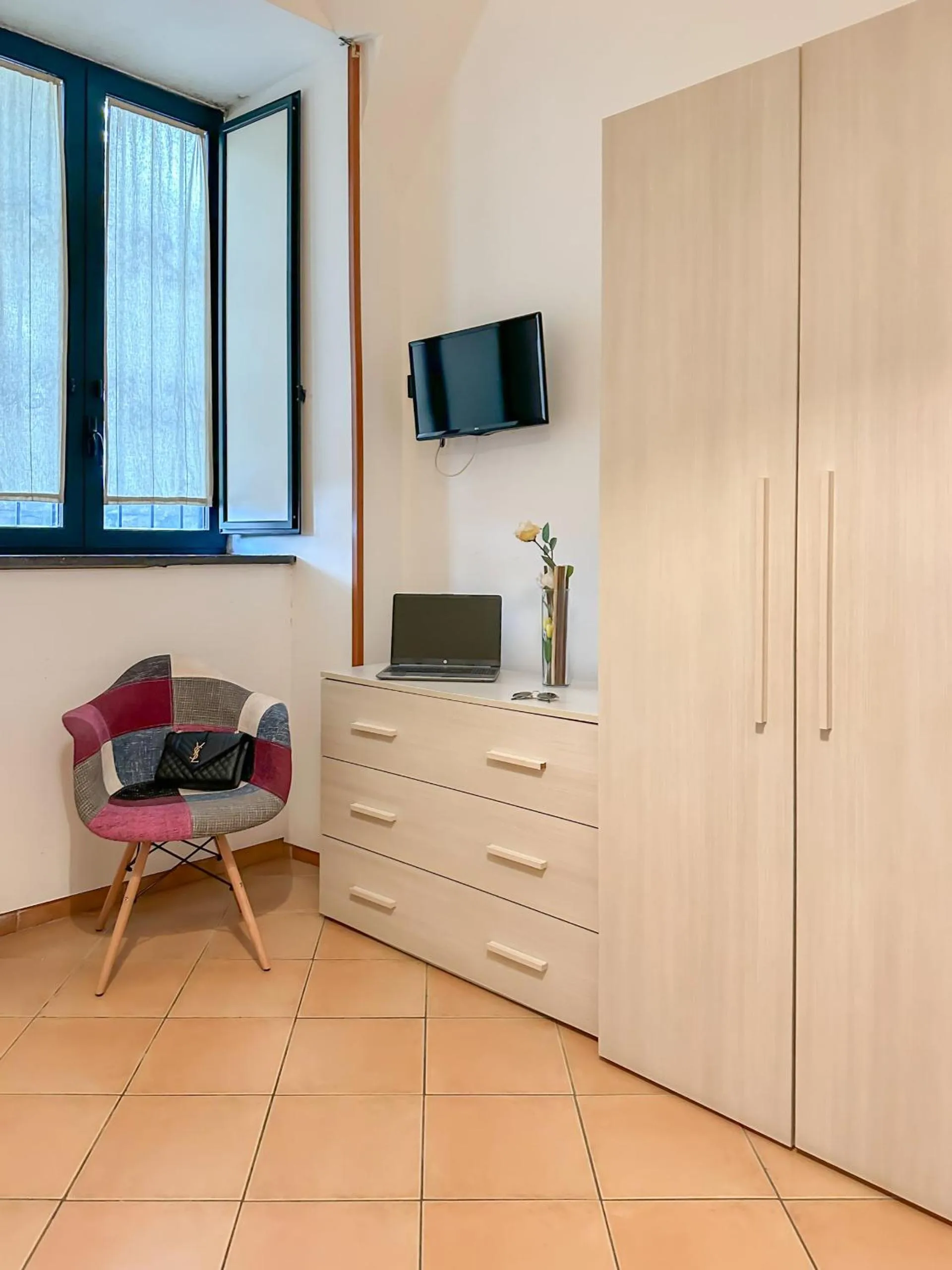 Flowers apartments & rooms