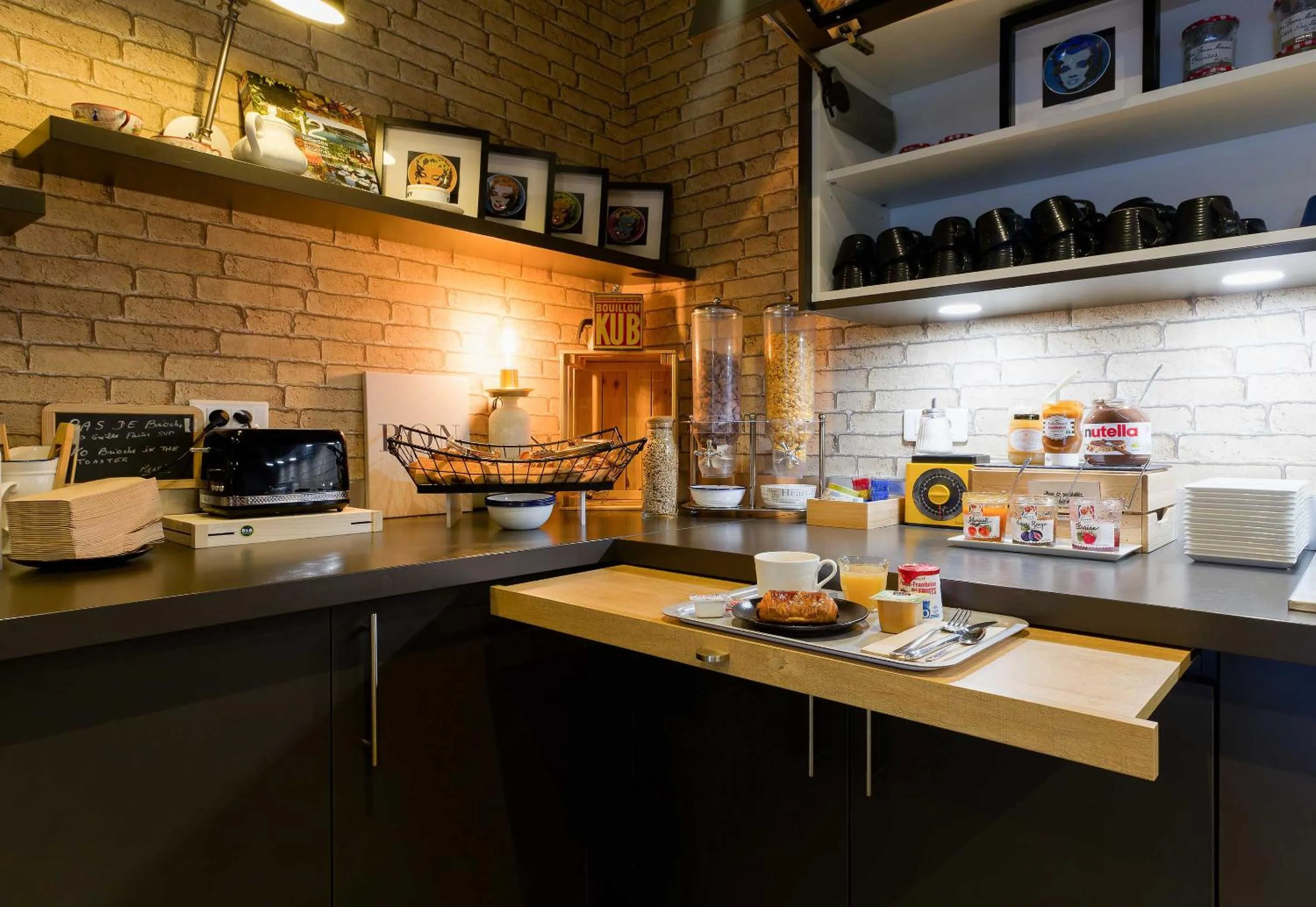 Buffet breakfast in B&B HOTEL Reims Centre Erlon