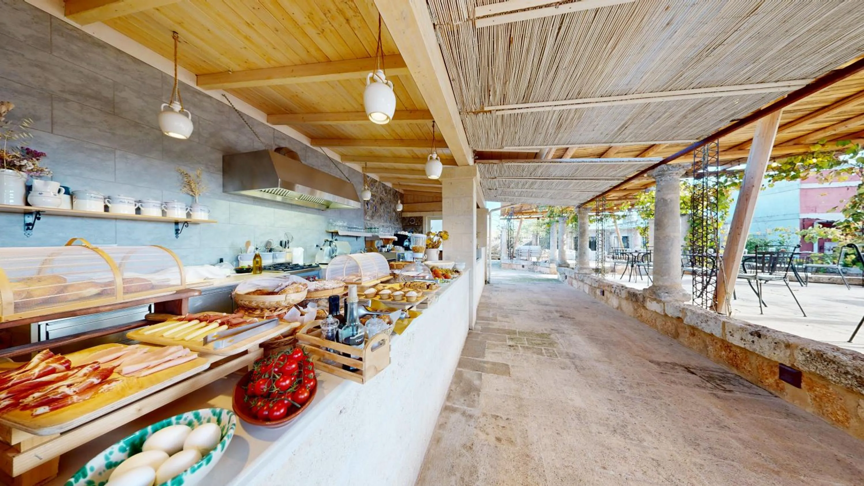 Buffet breakfast in Masseria Torre Rossa