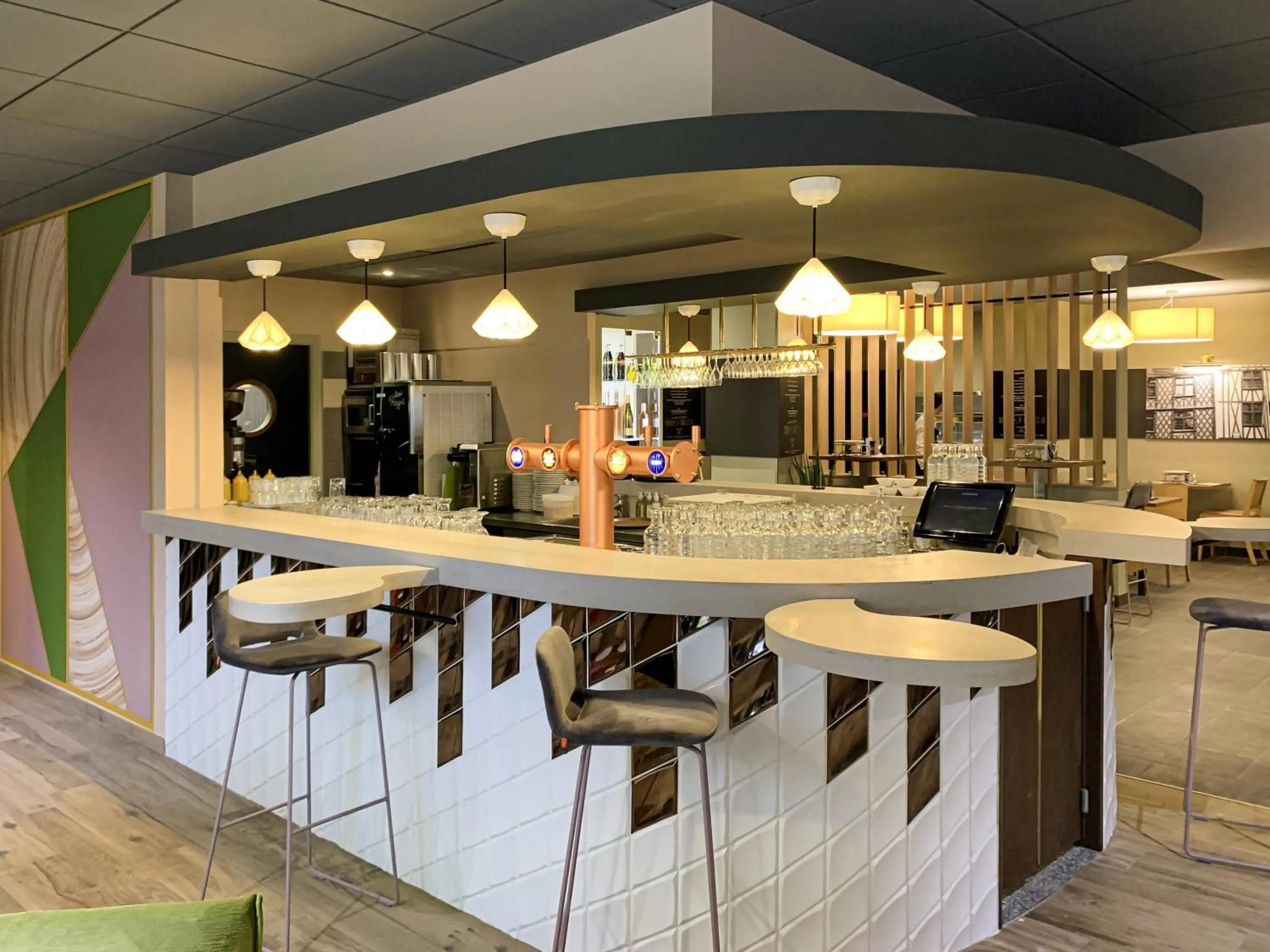 Lounge or bar in ibis Tours Centre Gare