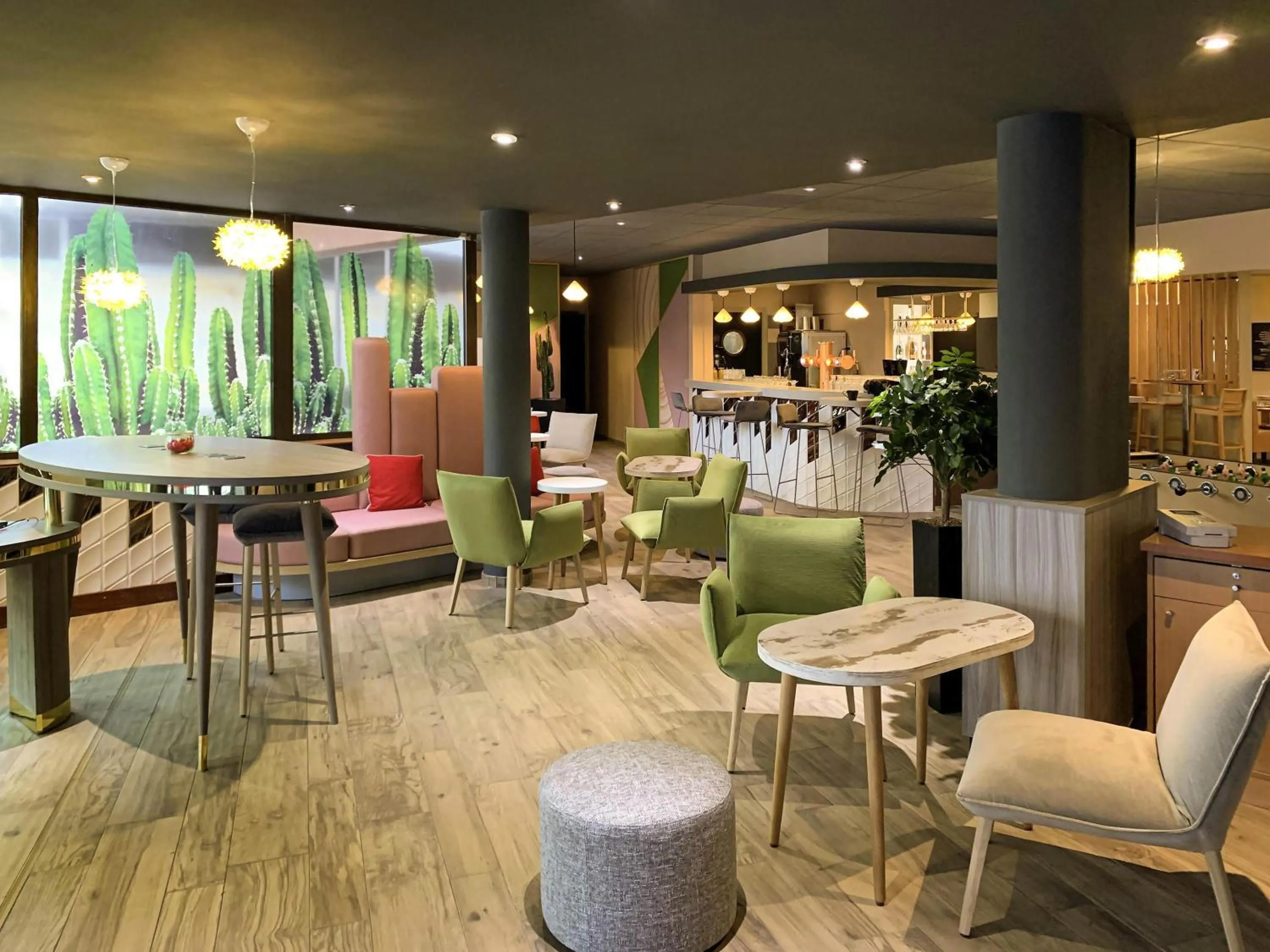 Lounge or bar in ibis Tours Centre Gare