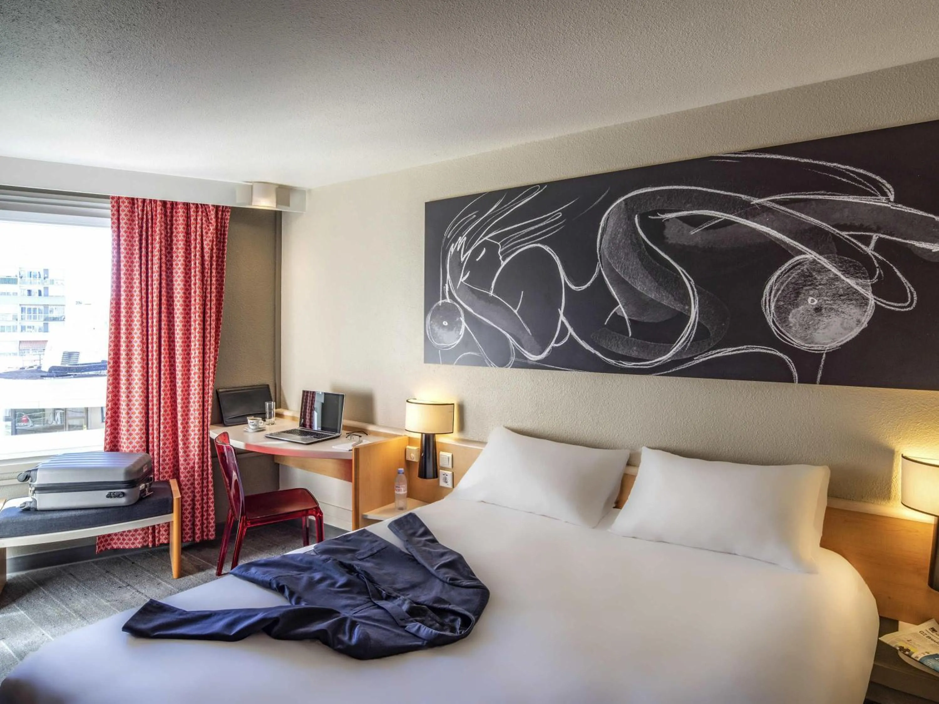 Bedroom, Bed in ibis Tours Centre Gare