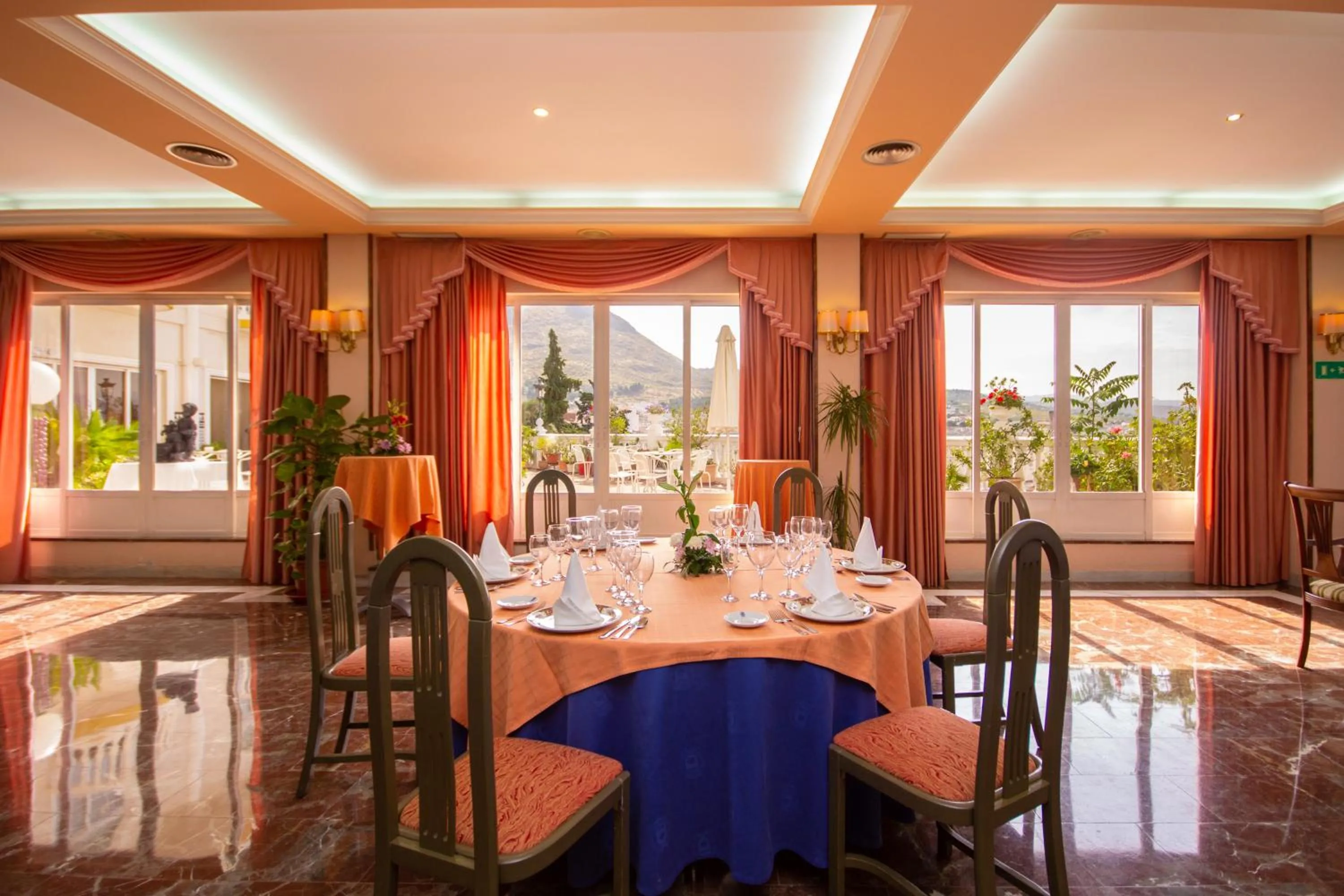 Restaurant/places to eat in Hotel Hidalgo