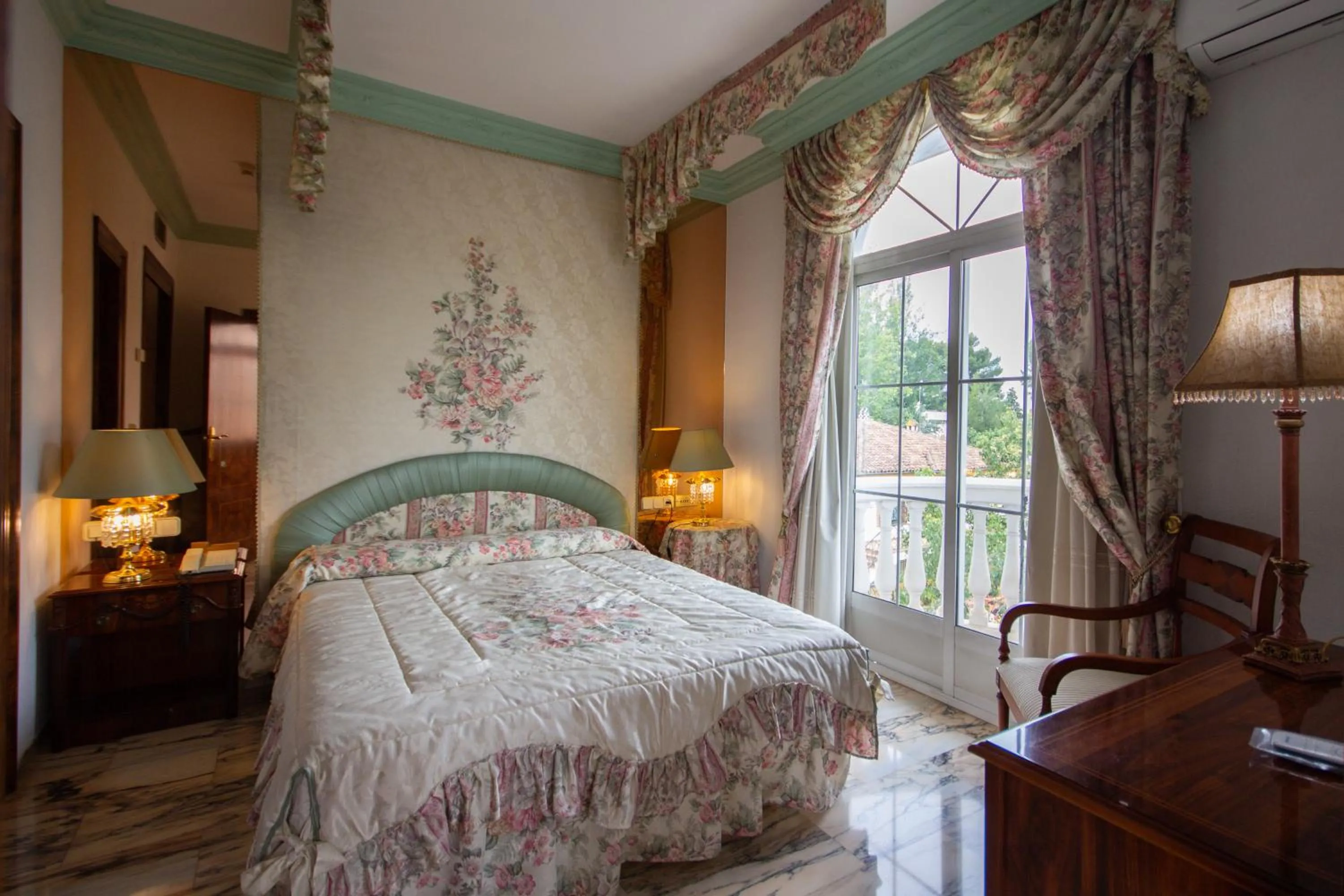 Bed in Hotel Hidalgo