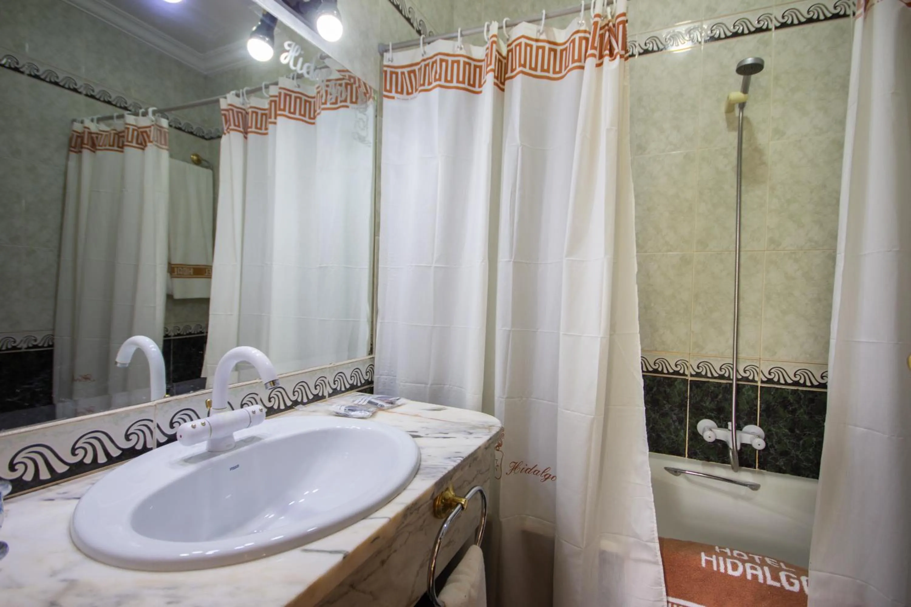 Bathroom in Hotel Hidalgo