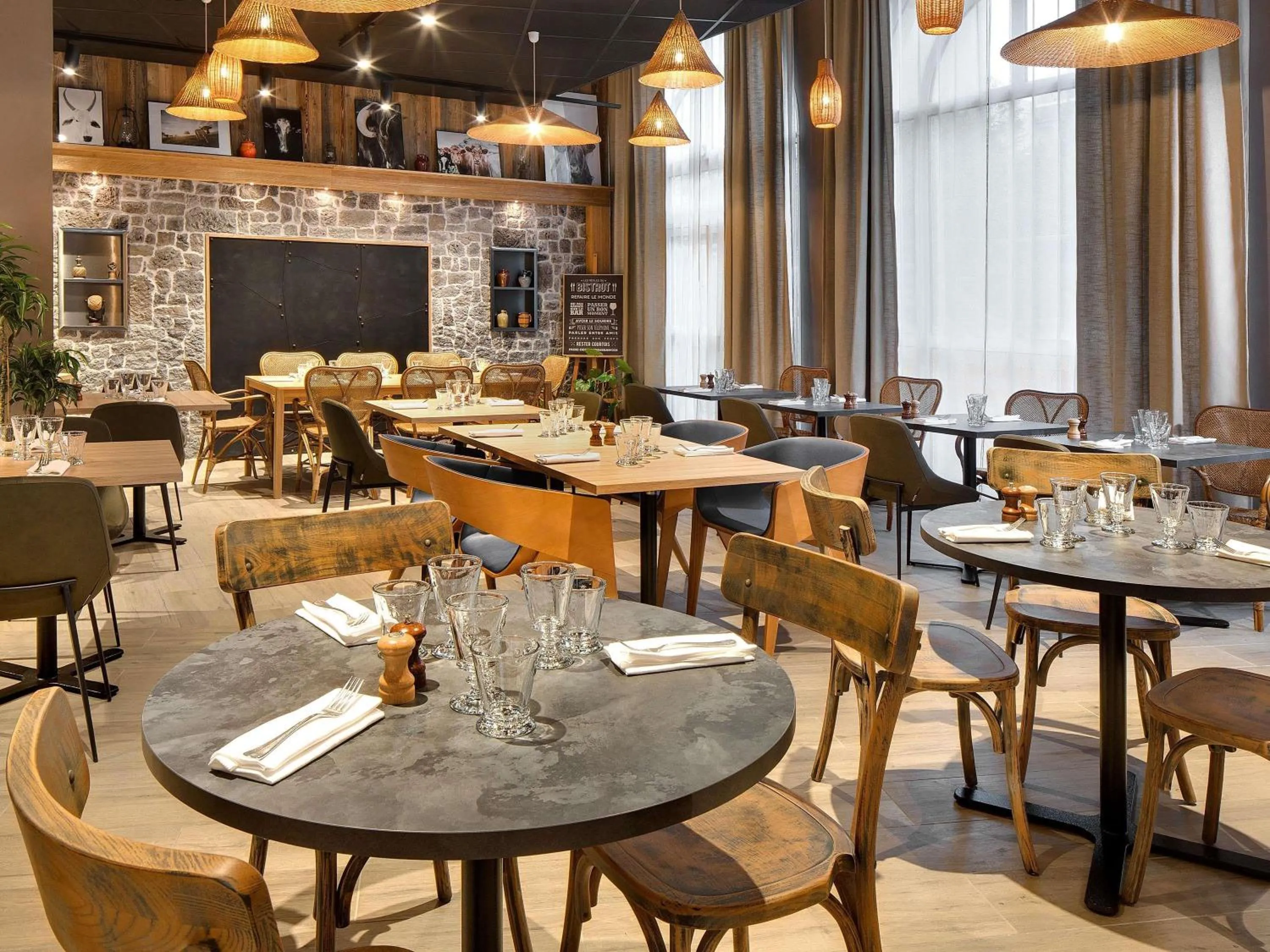 Restaurant/places to eat in ibis Vichy