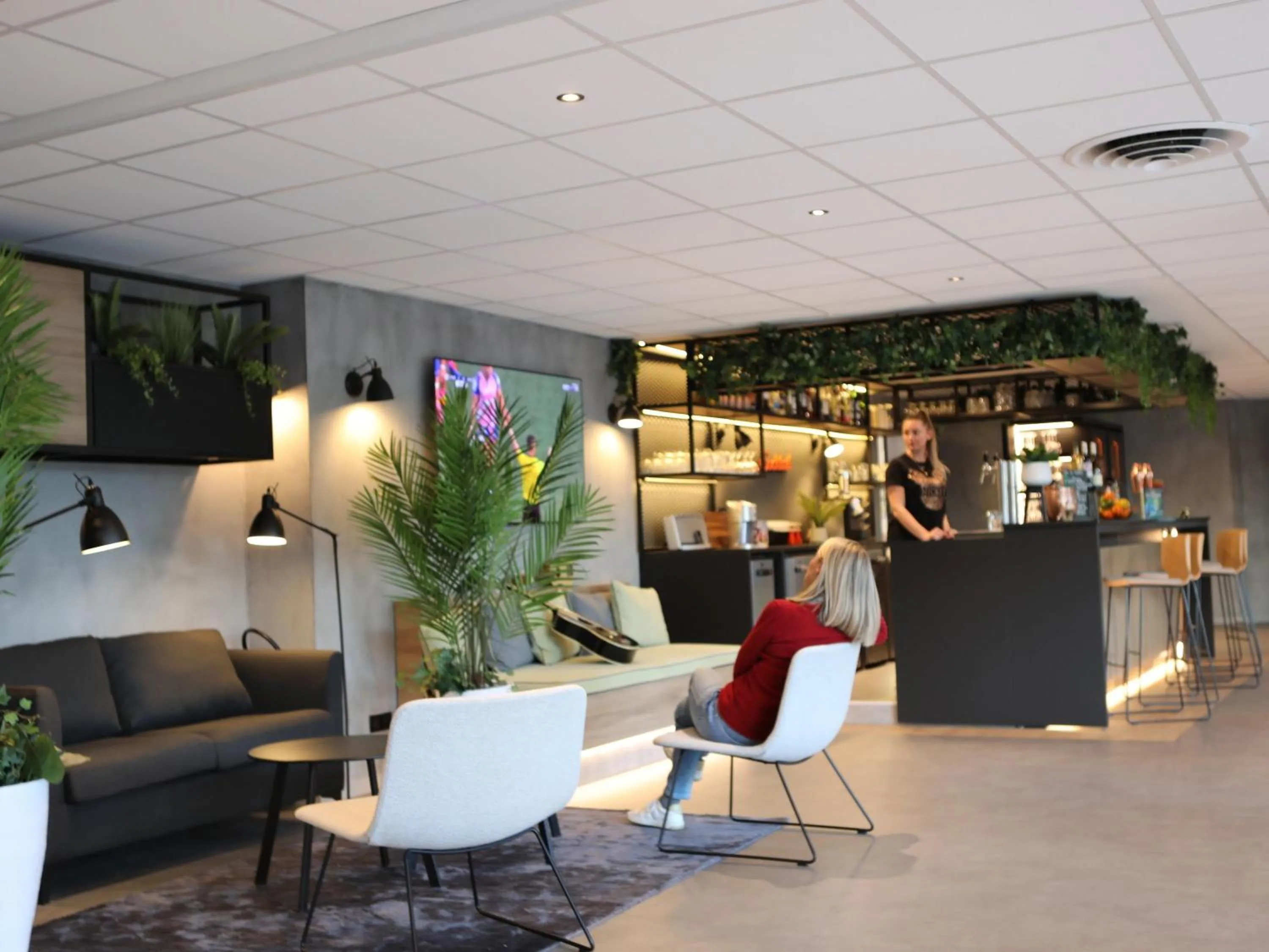 Restaurant/places to eat in ibis Aubenas