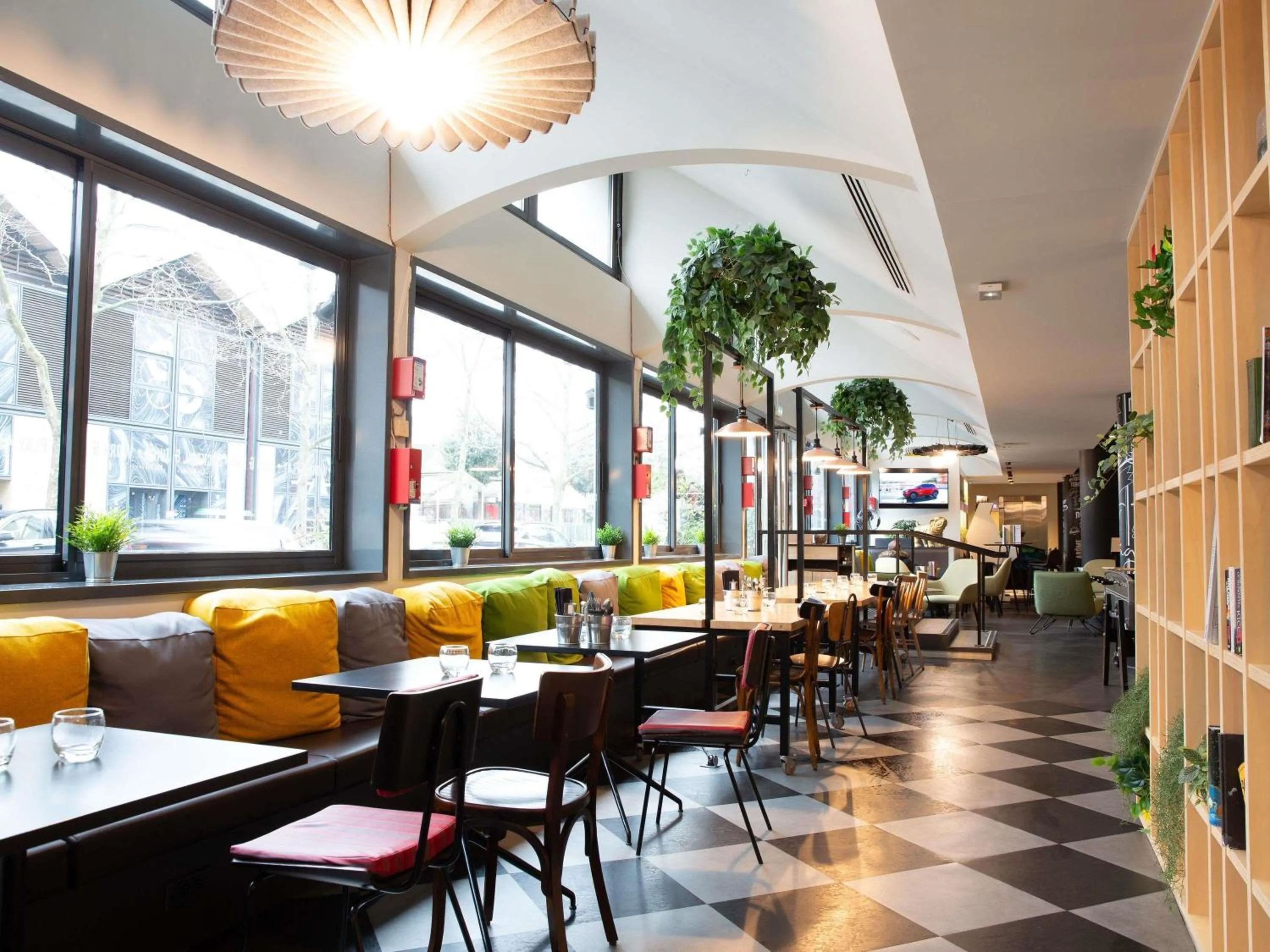 Restaurant/places to eat in ibis Paris Bercy Village