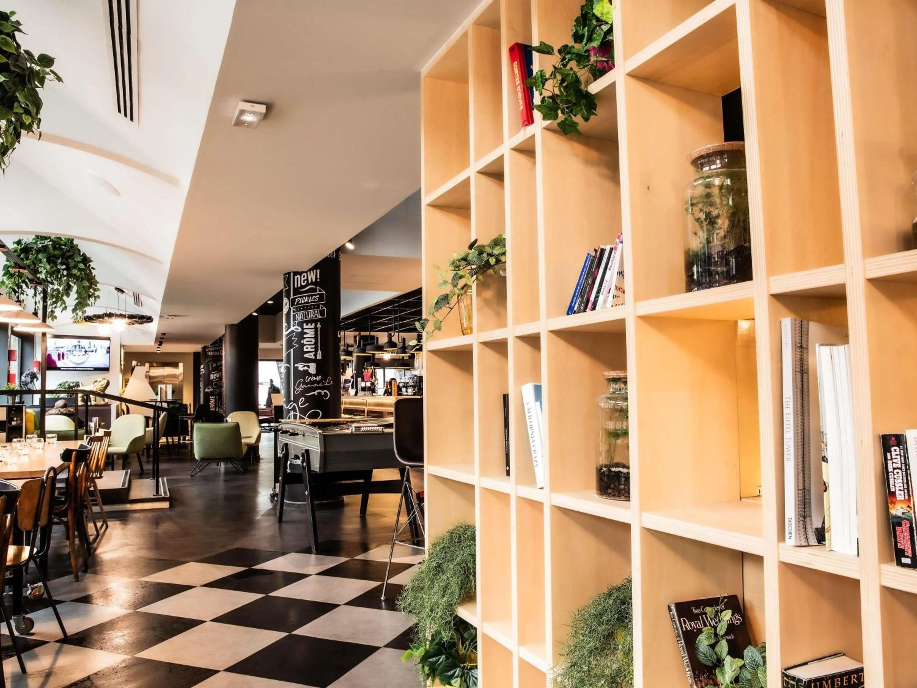 Restaurant/places to eat in ibis Paris Bercy Village