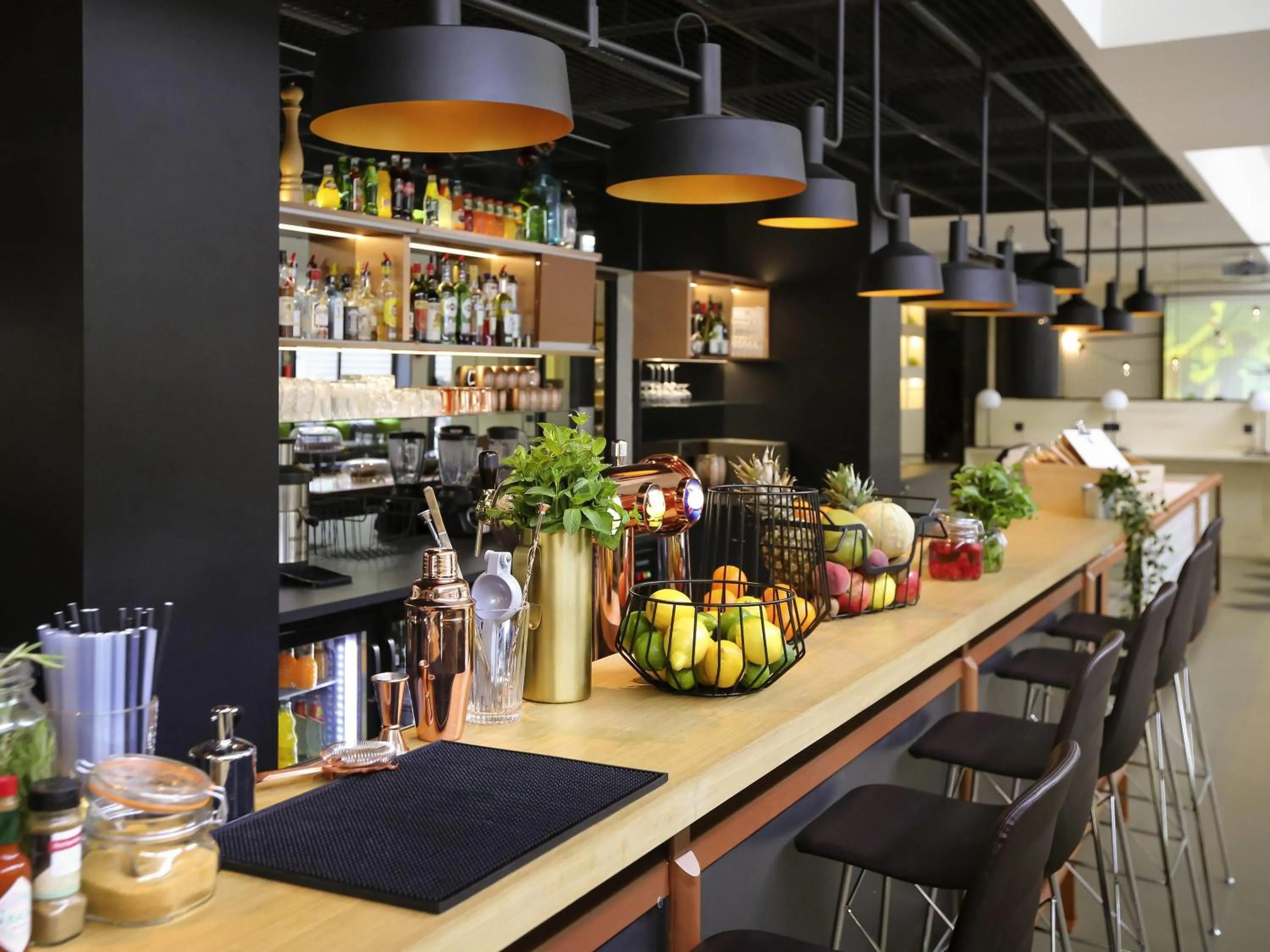 Restaurant/places to eat in ibis Paris Bercy Village